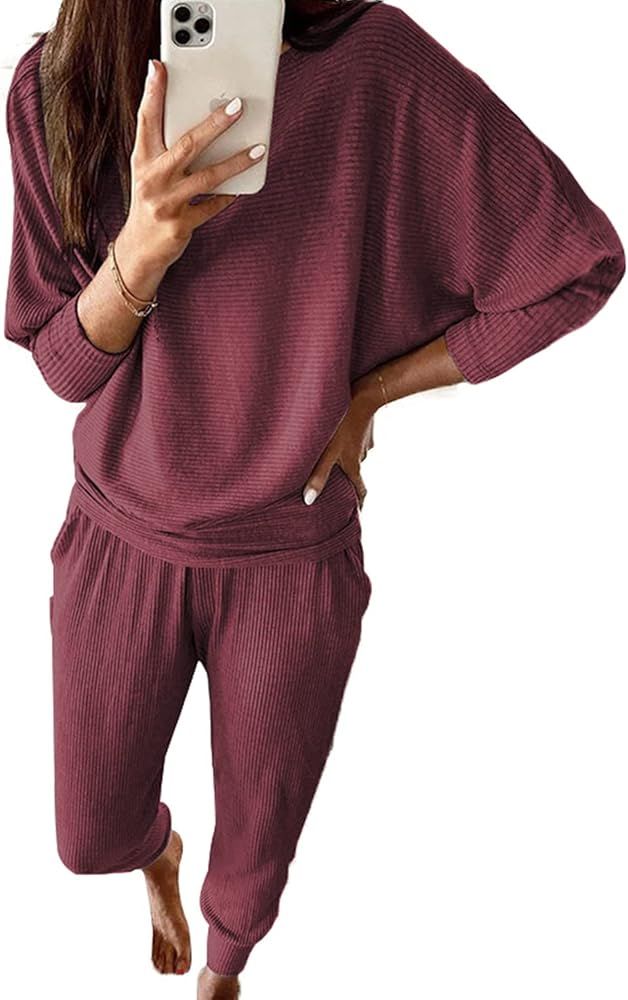 PRETTYGARDEN Women's 2 Piece Sweatsuit Solid Color Long Sleeve Pullover Long Pants Tracksuit | Amazon (US)