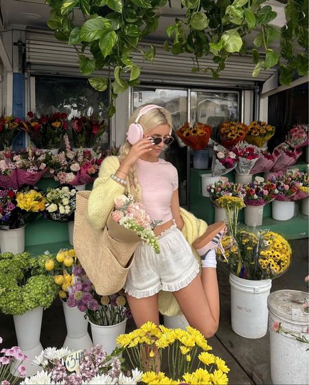 yellow obsession 🌼🐣💐🎀

Spring outfit, summer outfit, casual spring outfit, casual summer outfit, spring knits, colorful outfit, casual outfit 

#LTKSeasonal #LTKShoeCrush #LTKStyleTip