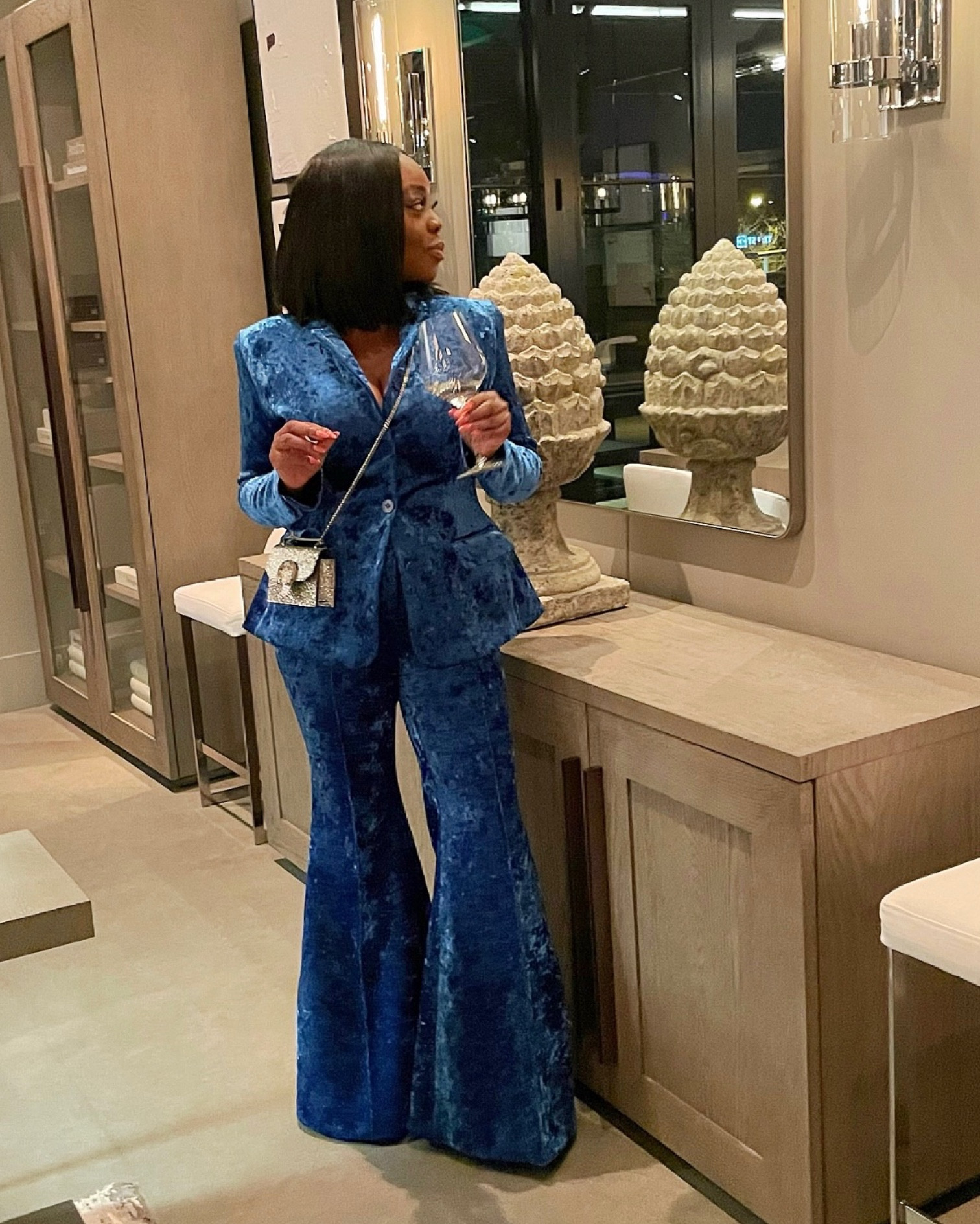 
@hm studio collection A/W ‘22:
I will link exact items as I find available. If they’re not directly linked from @hm, I do see slight seller markup in price from third party resale sites. I am wearing a M/blazer and 6/pants. I paired with blue @manoloblahnik “hangisi” heels and @jimmychoo “Paris Mini Crossbody” bag.

#LTKSeasonal #LTKstyletip