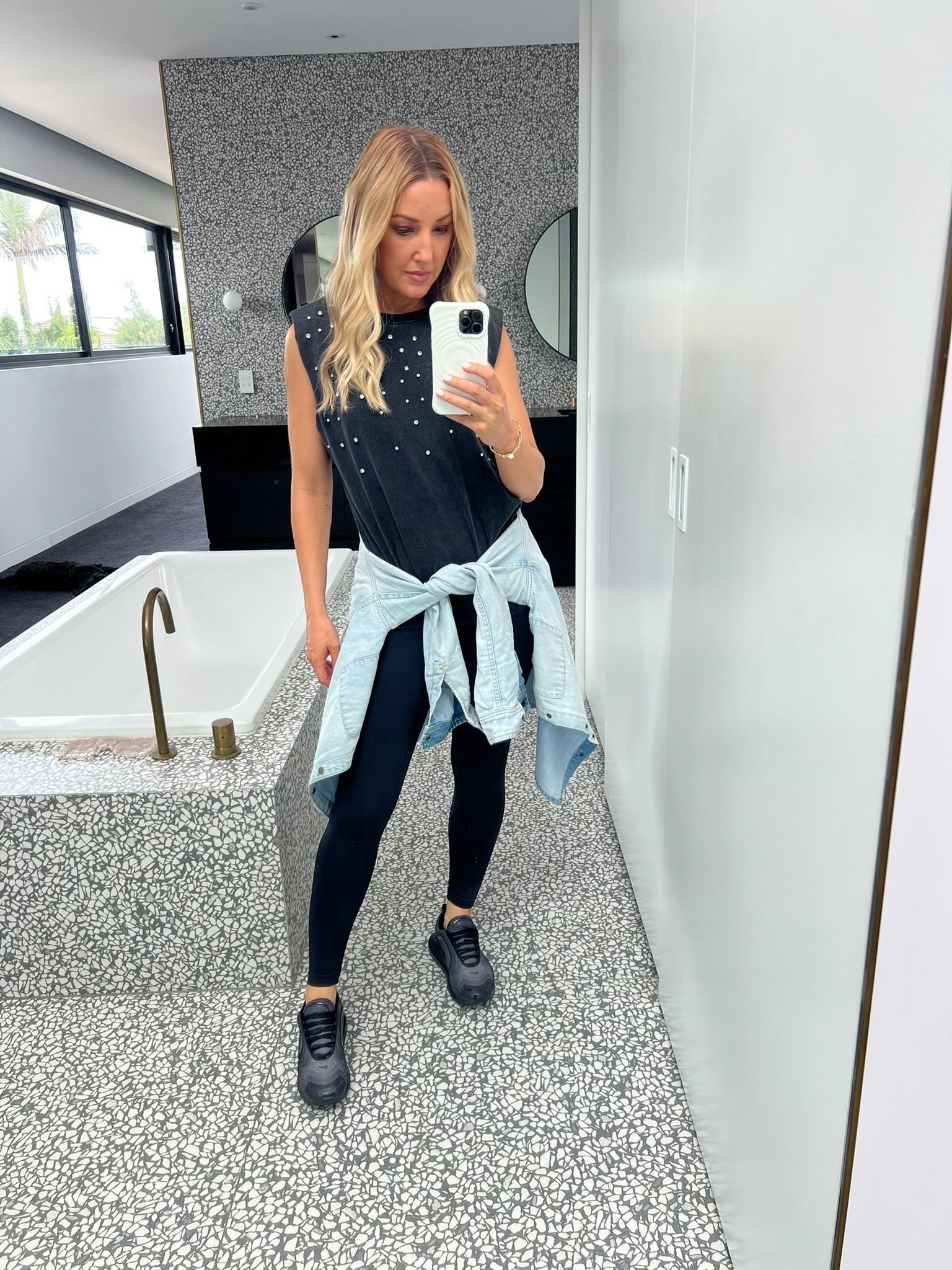 2/3 🖤

#LTKspring #LTKaustralia