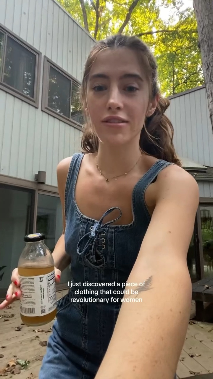 Petition to make women’s clothing have bigger pockets!!