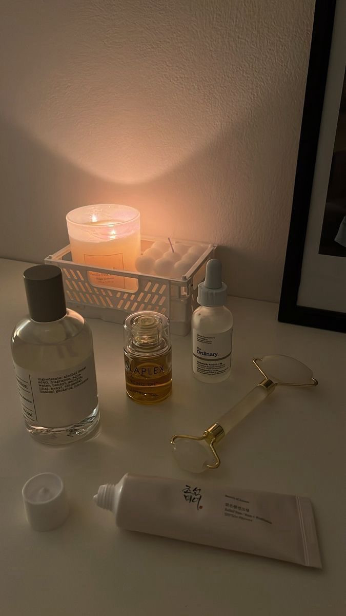 Just me, my serums, and some self-care time 💧💆🏽‍♀️