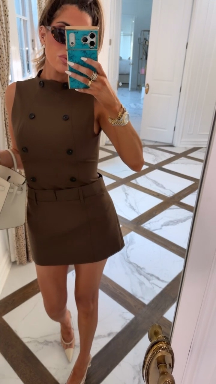 CUTE dress for the fall!! Love that it has built in shorts! I’m wearing a small!! 

Zara fashion, Zara finds, Fall dresses, Fall outfits women, Autumn dresses, Business casual outfits, Teacher outfits, Gemme Beauty, Emily Gemma

#LTKWorkwear #LTKSeasonal #LTKootd