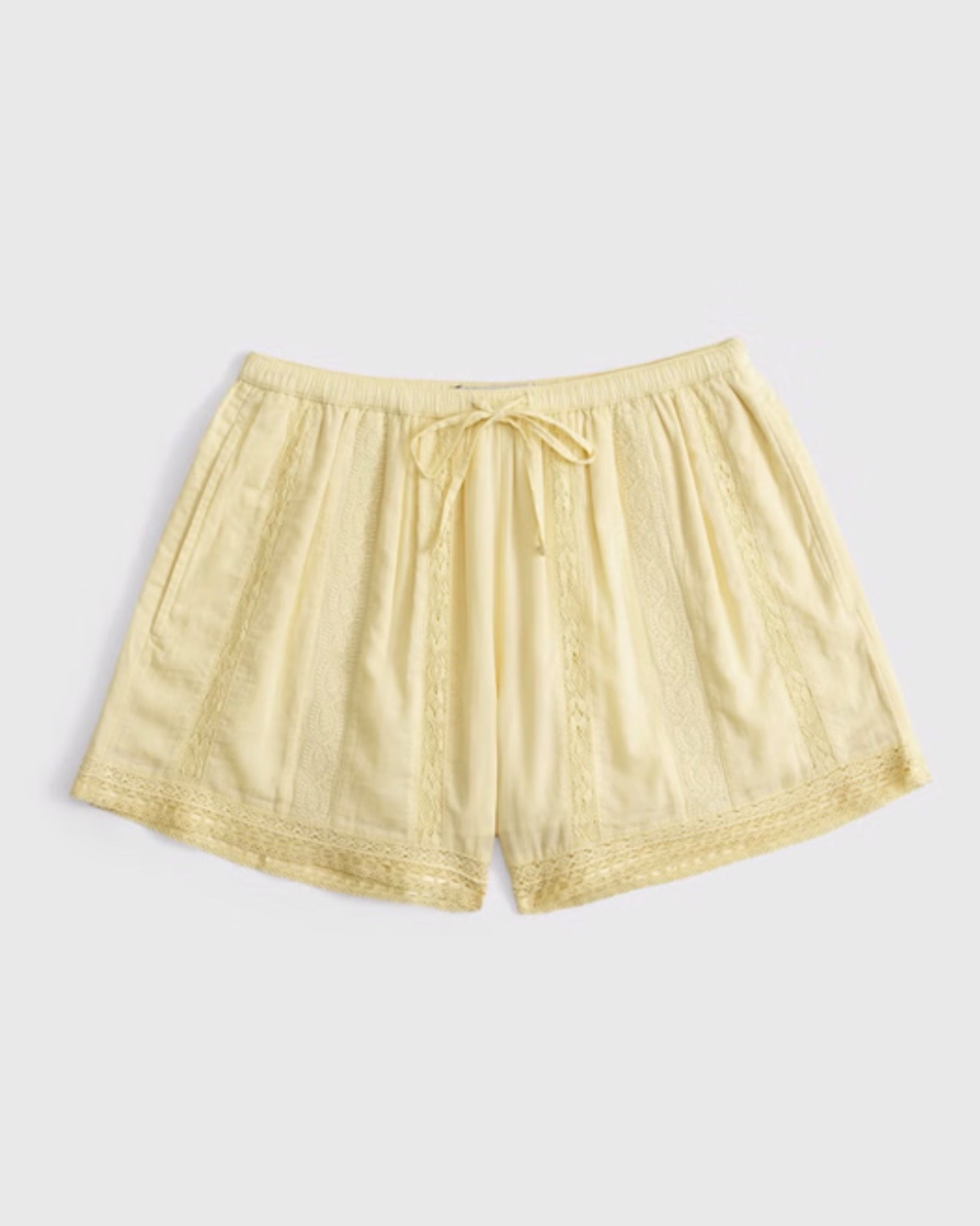 These 💛 lace shorts ARE YOU KIDDING?! So cute!! 25% off exclusive in ltk app 
Abercrombie shorts


#LTKSpringSale #LTKSaleAlert