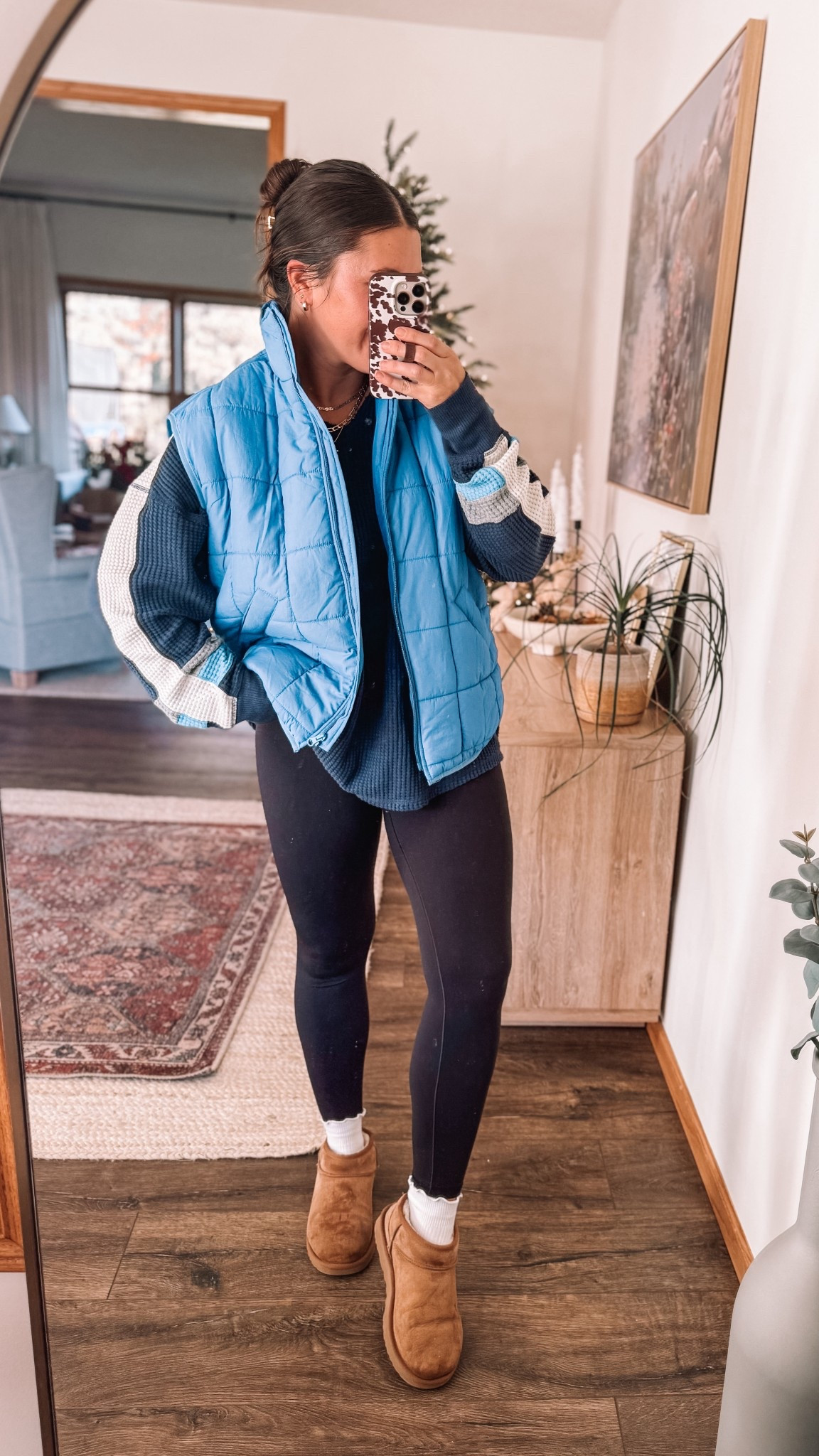 This quilted vest is such a pretty blue! Lightweight but keeps you really warm. Aerie long sleeve is tunic length.

Medium 

#LTKSeasonal #LTKSaleAlert #LTKFindsUnder50