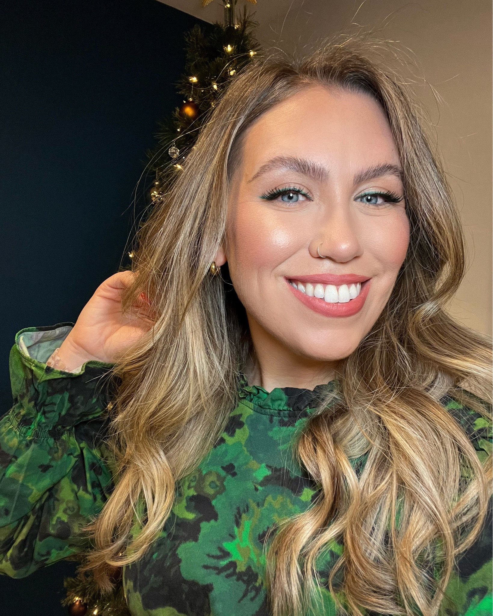 Green eye makeup / Christmas makeup / holiday makeup 

#LTKHoliday #LTKbeauty #LTKparties