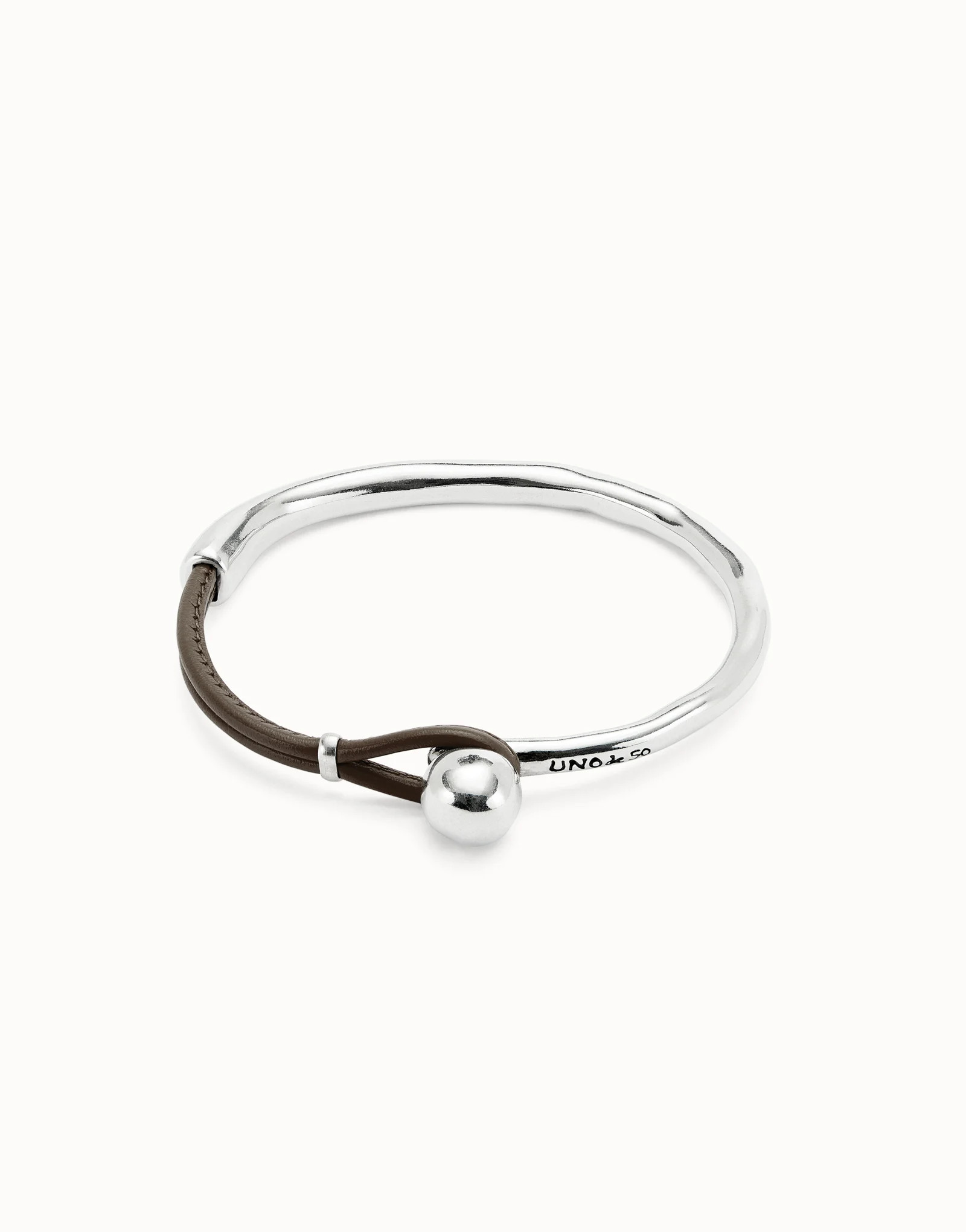 Bangle bracelet with brown leather | UNOde50