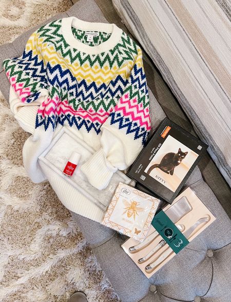 Tuesday Goodies! 

This week’s roundup was the worth the wait! I am loving this fair aisle printed sweater! Perfect for the season! 



#LTKGiftGuide #LTKparties #LTKhome