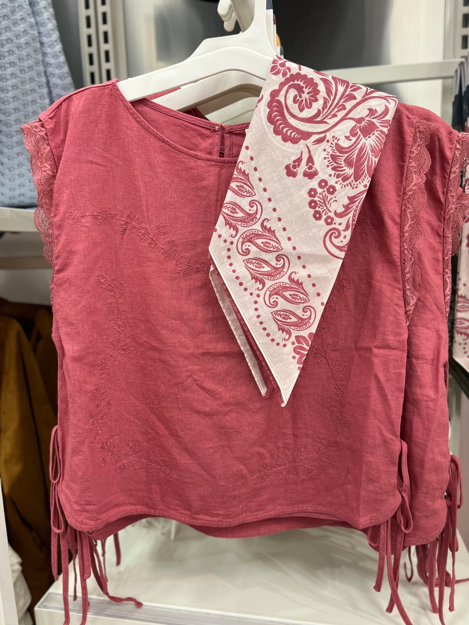 super cute western style sleeveless top with a bandana to match?! 😍 love this for spring and summer with a denim skirt, shorts, or a white skirt. 

Western, Sleeveless Top, Western Shirt, Western Style, Target, Target Find, Bandana, Scarf 