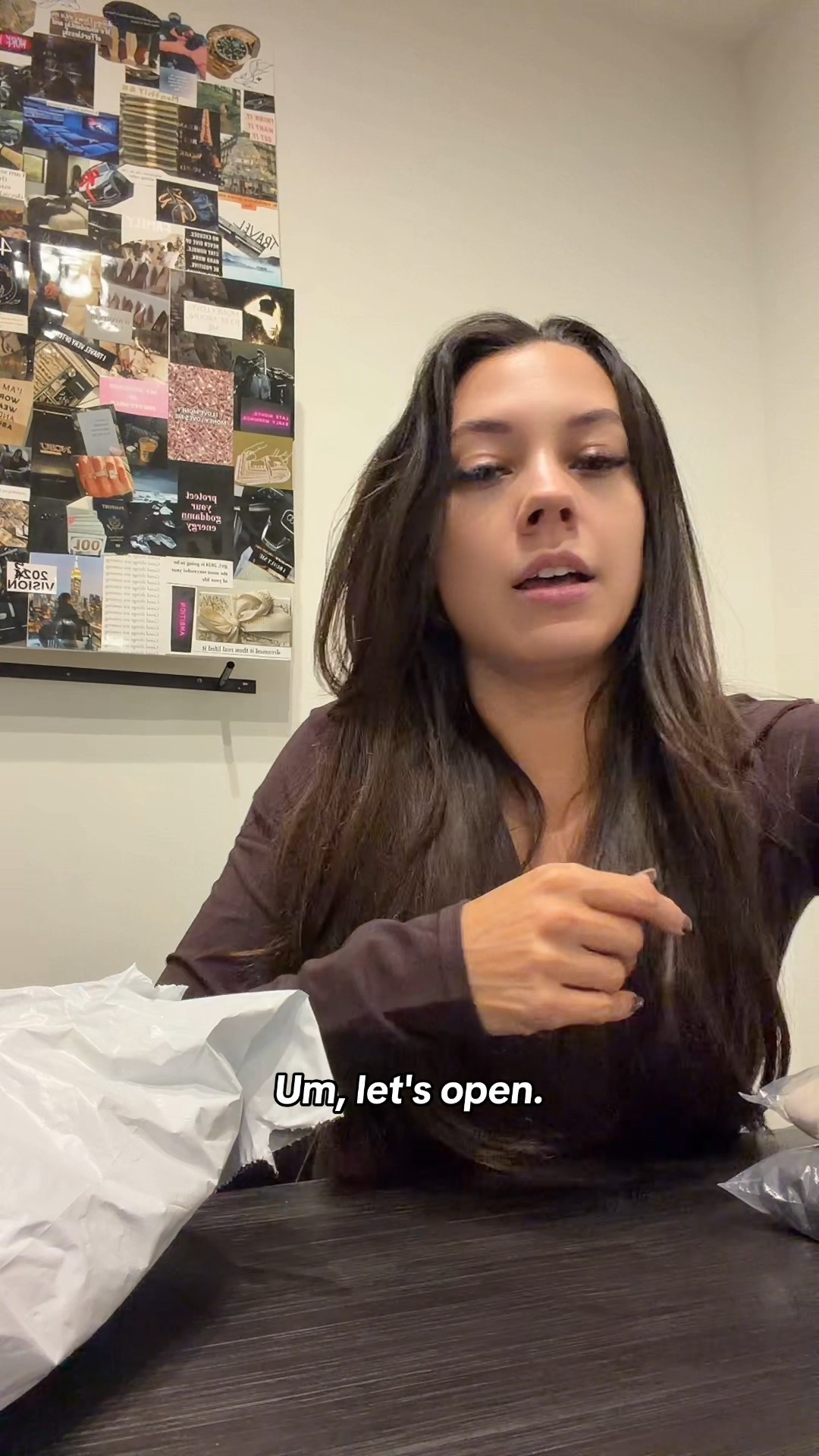 A quick Aerie unboxing! 

#LTKActive #LTKHoliday #LTKGiftGuide