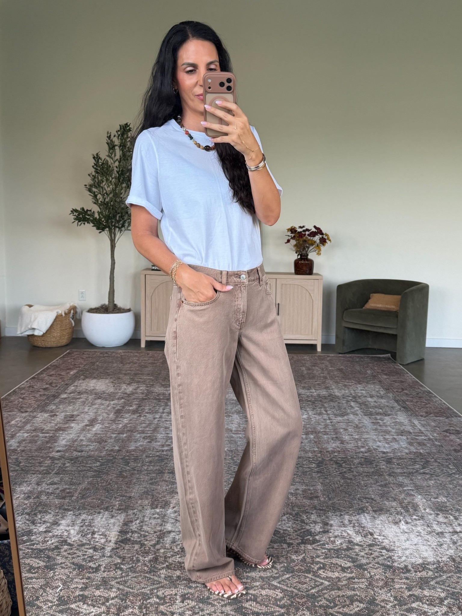 Obsessed with these @abercrombie pants.  Super soft 
Code: afdenim 
Pants- 27long 
Tee- small

#LTKU #LTKSaleAlert #LTKOver40
