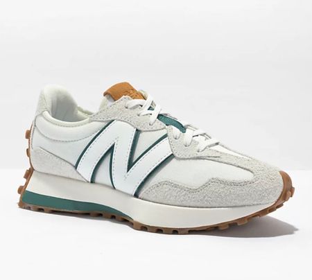 Comfy vintage looking new balance womens white summer sneaker 

#LTKstyletip #LTKSeasonal #LTKunder100