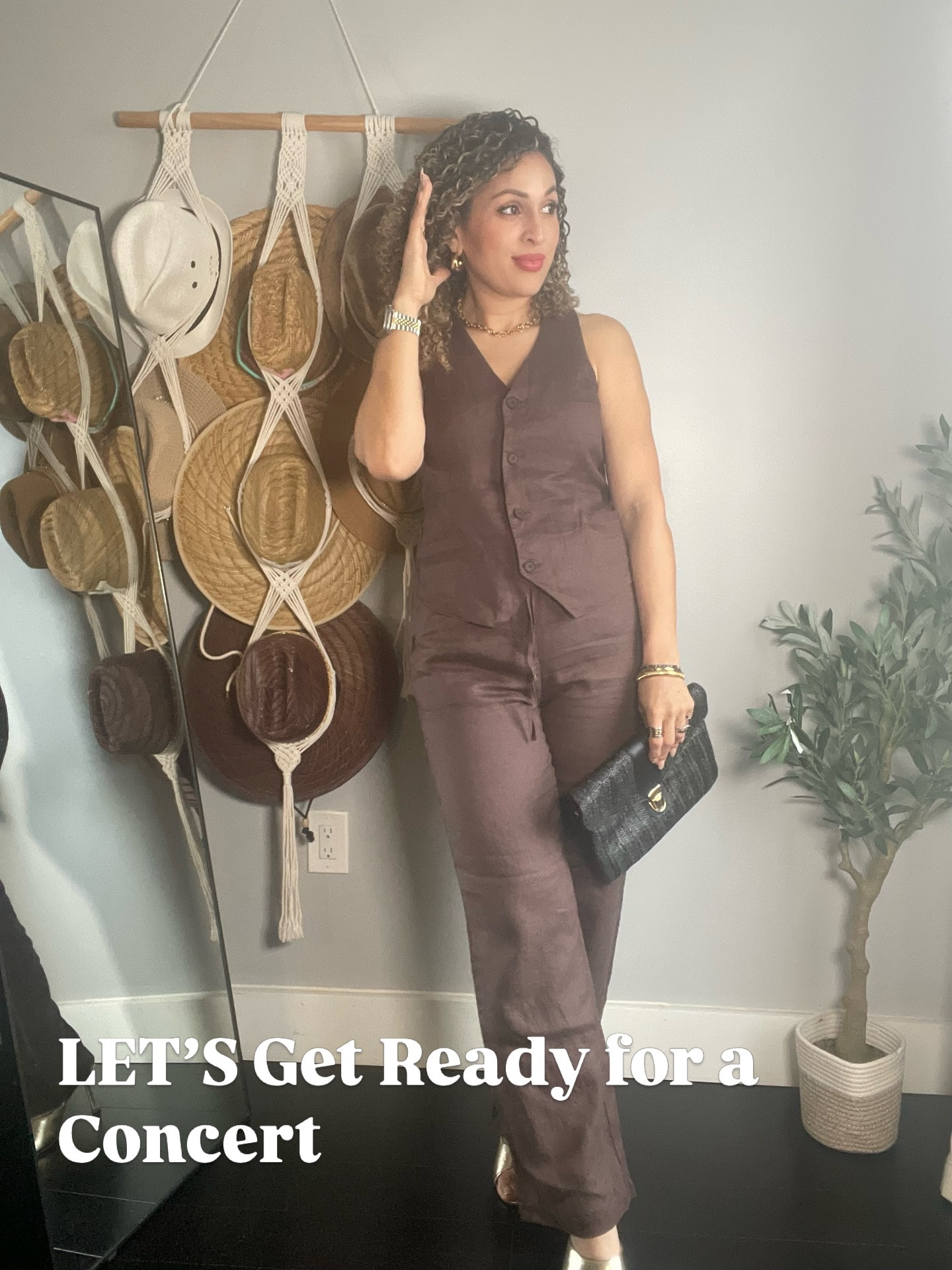 Getting ready with me for the Ricardo Arjona concert. This night was one for the books. I wore a linen sleeveless vest set I found at @elcorteingles in Spain and styled it with simple accessories for a look that felt polished but still comfortable. The best part was that the outfit let me enjoy the entire concert without worrying about anything but singing along.

If you love effortless outfits that still feel elevated, this one is definitely a favorite. Follow for more outfit inspiration and easy style ideas. 
The brand of the linen set is called Brownie, I linked similar ones until I find the actual set. I am wearing size medium in the top and large in the bottom, I like a looser fit so I went up one size. I am 5’5”and weigh 150lbs. 

#RicardoArjona #RicardoArjonaConcert #ConcertOutfit #ConcertStyle #ConcertOutfitInspo LatinConcert LinenOutfit NeutralStyle EffortlessStyle LatinaStyle OutfitInspo StyleInspiration FashionReels LatinaCreator OOTDInspo
Ricardo Arjona concert outfit, concert outfit inspiration, linen vest set outfit, concert ready outfit, Latina concert style, summer concert outfit ideas, elevated casual outfit, neutral outfit inspiration, stylish but comfortable outfits, outfit from Spain, El Corte Inglés fashion find, date night concert look, effortless style inspiration, outfit for a Latin concert, concert ready style, outfit de concierto Ricardo Arjona, outfit para concierto latino, conjunto de lino elegante, inspiración de outfits para concierto, estilo cómodo y elegante, look de concierto de verano, outfit neutro con estilo, moda encontrada en España, look para salir de noche, inspiración de estilo effortless