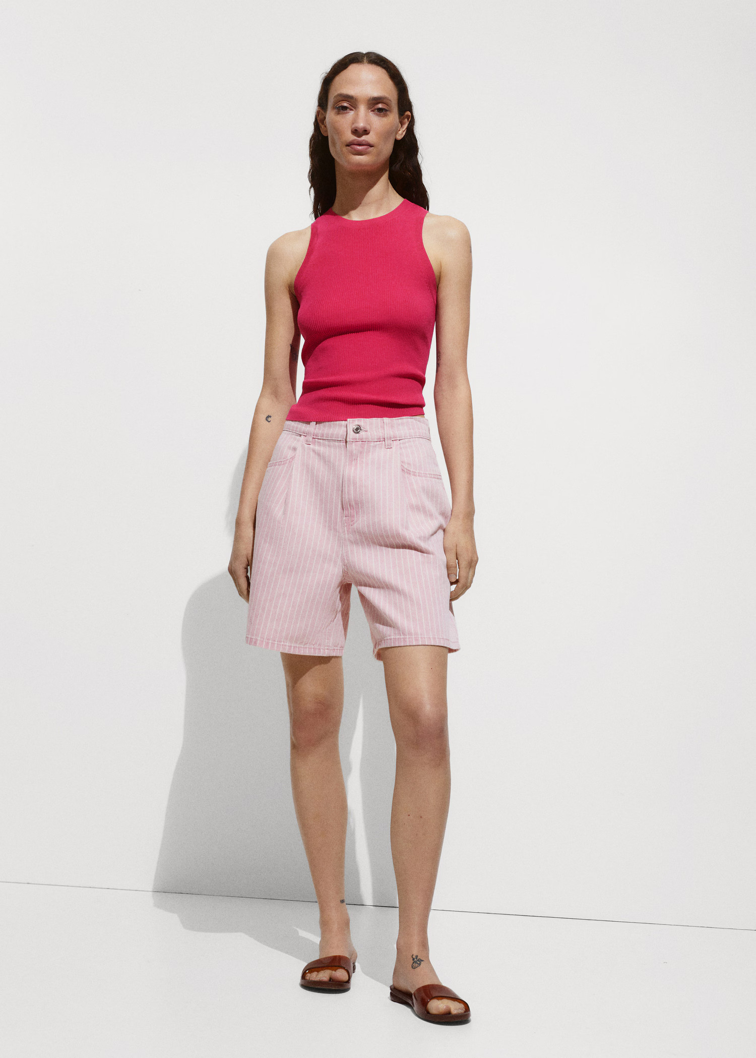 Geribde gebreide top | MANGO (NL)