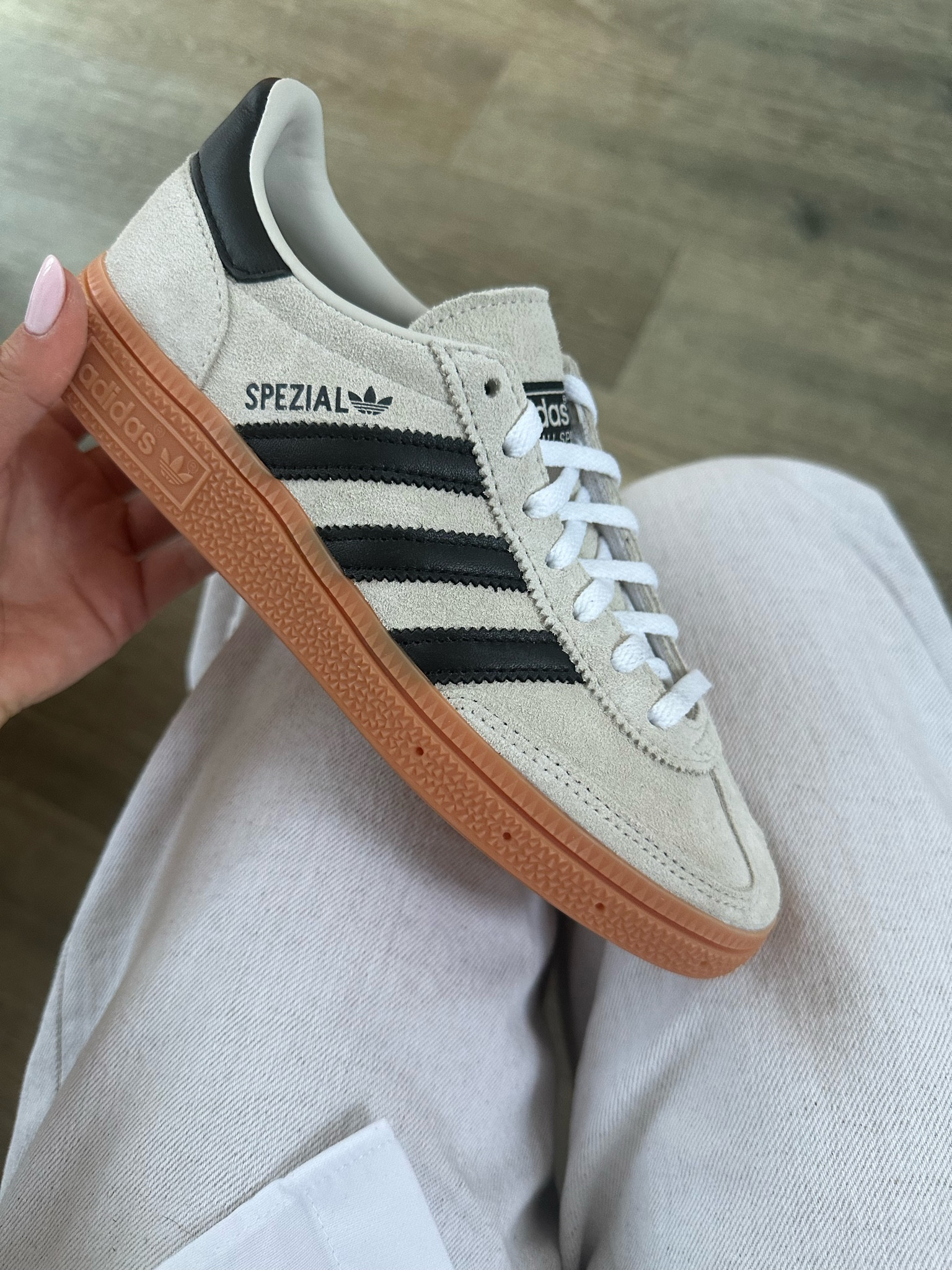 Spezial 💫

autumn trainers | adidas | autumn looks

#LTKstyletip #LTKeurope #LTKunder100