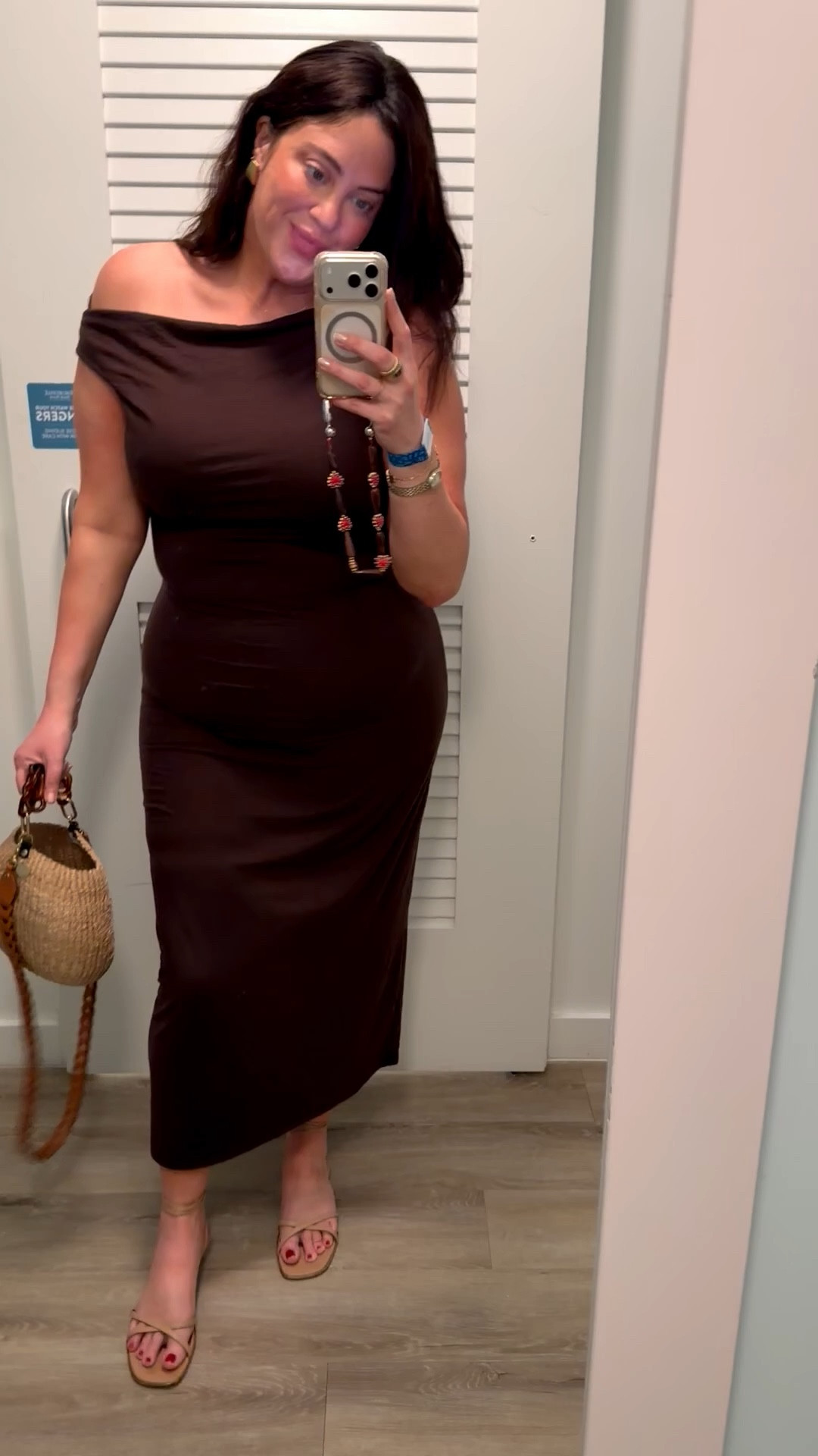 I am in a L because accidentally ordered wrong size. Keep try size. A nice thick knit I’d love even more in my size! 