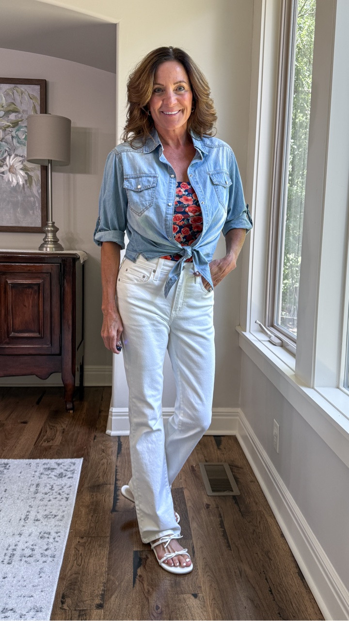Packing carryon doesn’t have to mean limited clothing choices. You just have to be smart about the items and layers you choose to take. 

Lightweight tops are key. I can layer them with cardigans, blouses, or jackets. It creates a new look without having to overpack. 

Tube tops are my favorite secret weapon. Easy to give an outfit a completely different look and it takes up next to no space in a suitcase.

#packingforvacation #packingtips #packinglight #carryonpacking