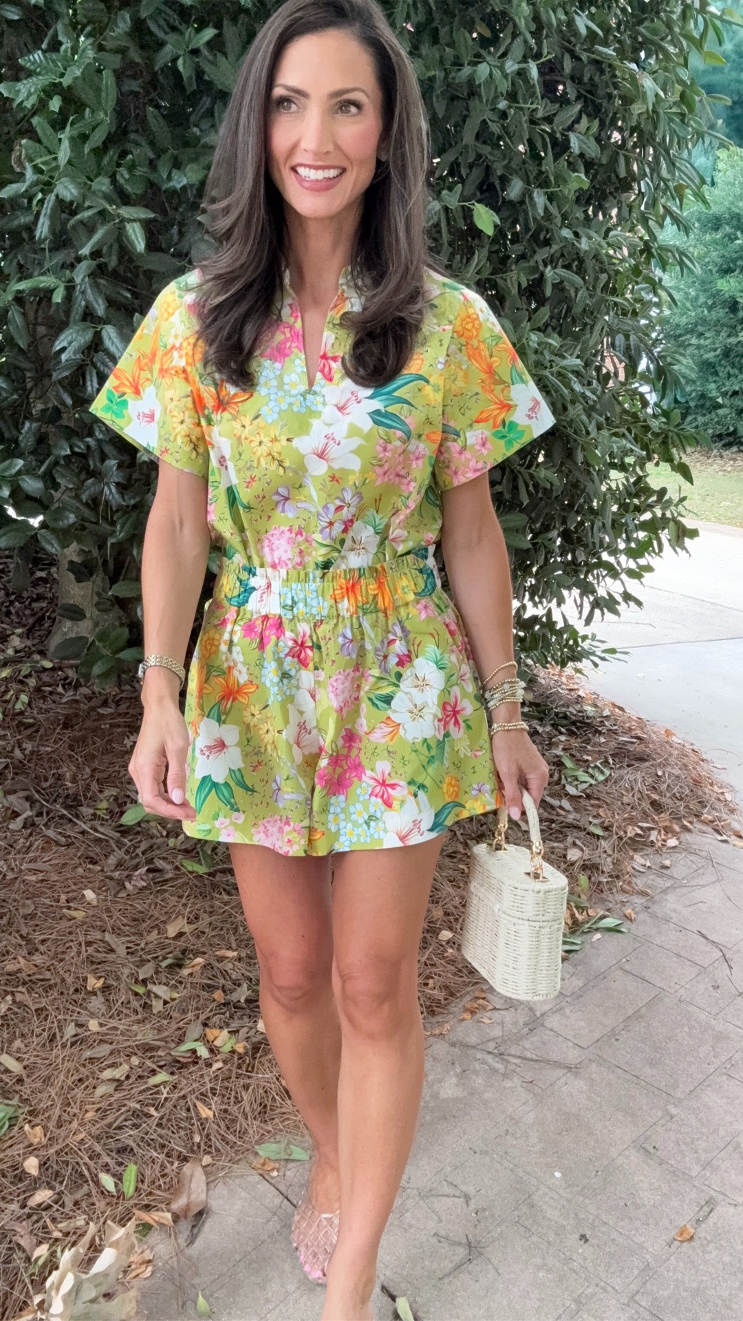 My zip code says Charlotte … my wardrobe says “she lives at a resort” ☺️ sorry not sorry ✨



This new floral set can be mixed and matched and is definitely comfortable enough for running to Costco or to catch a yacht Florida 😉