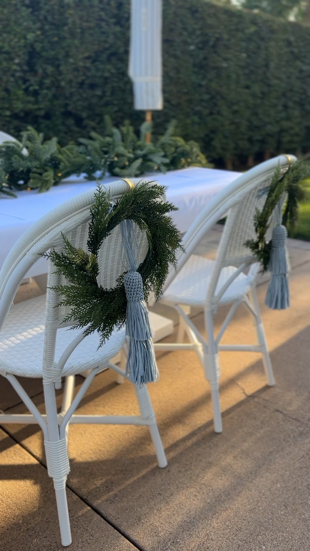 Outdoor Christmas Dining Tables-cape 🌲🌲🌲🌲 

#LTKHoliday #LTKParties #LTKHome