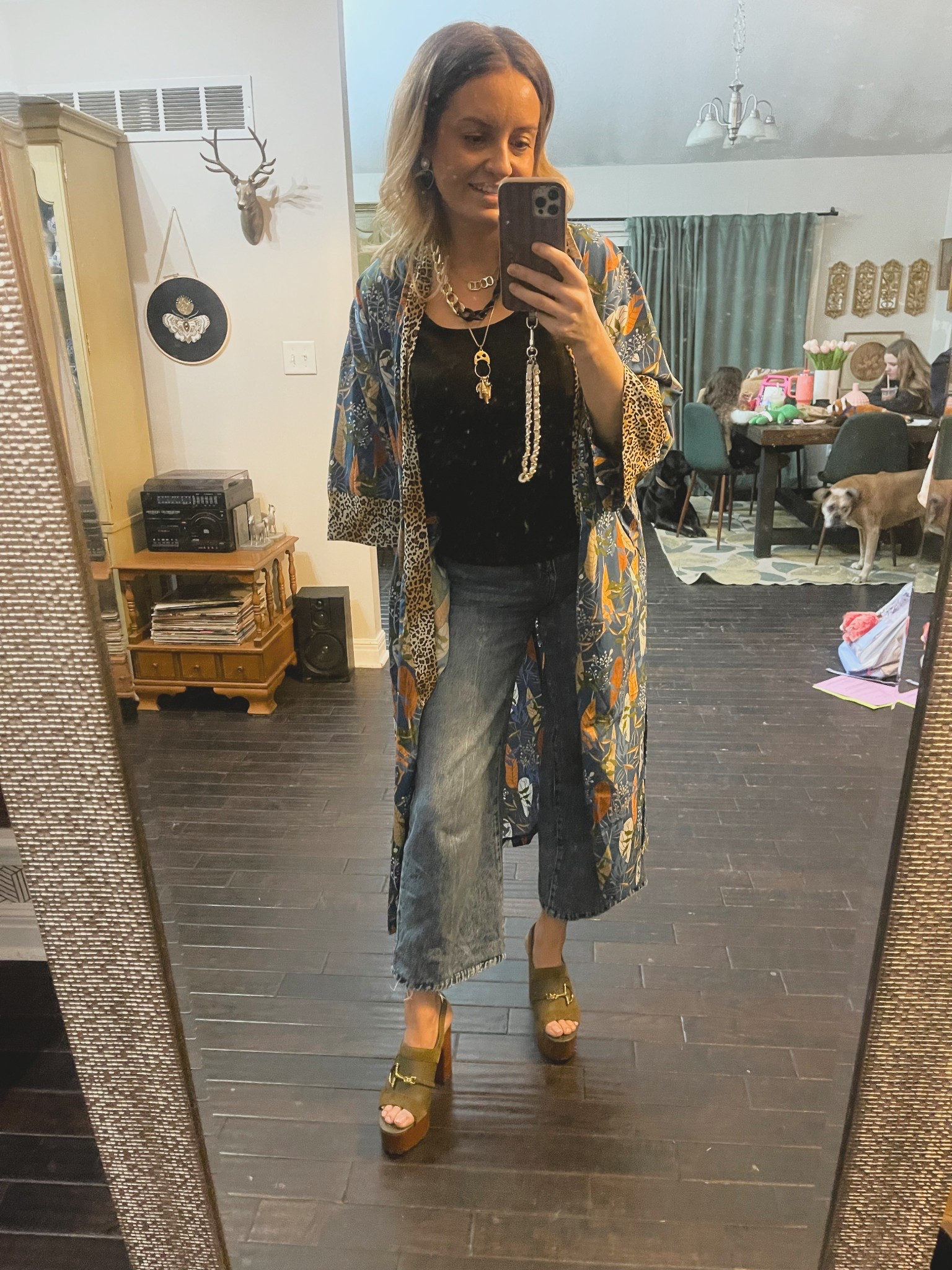 Mom vibes only! 

#LTKSeasonal #LTKgrwm #LTKootd