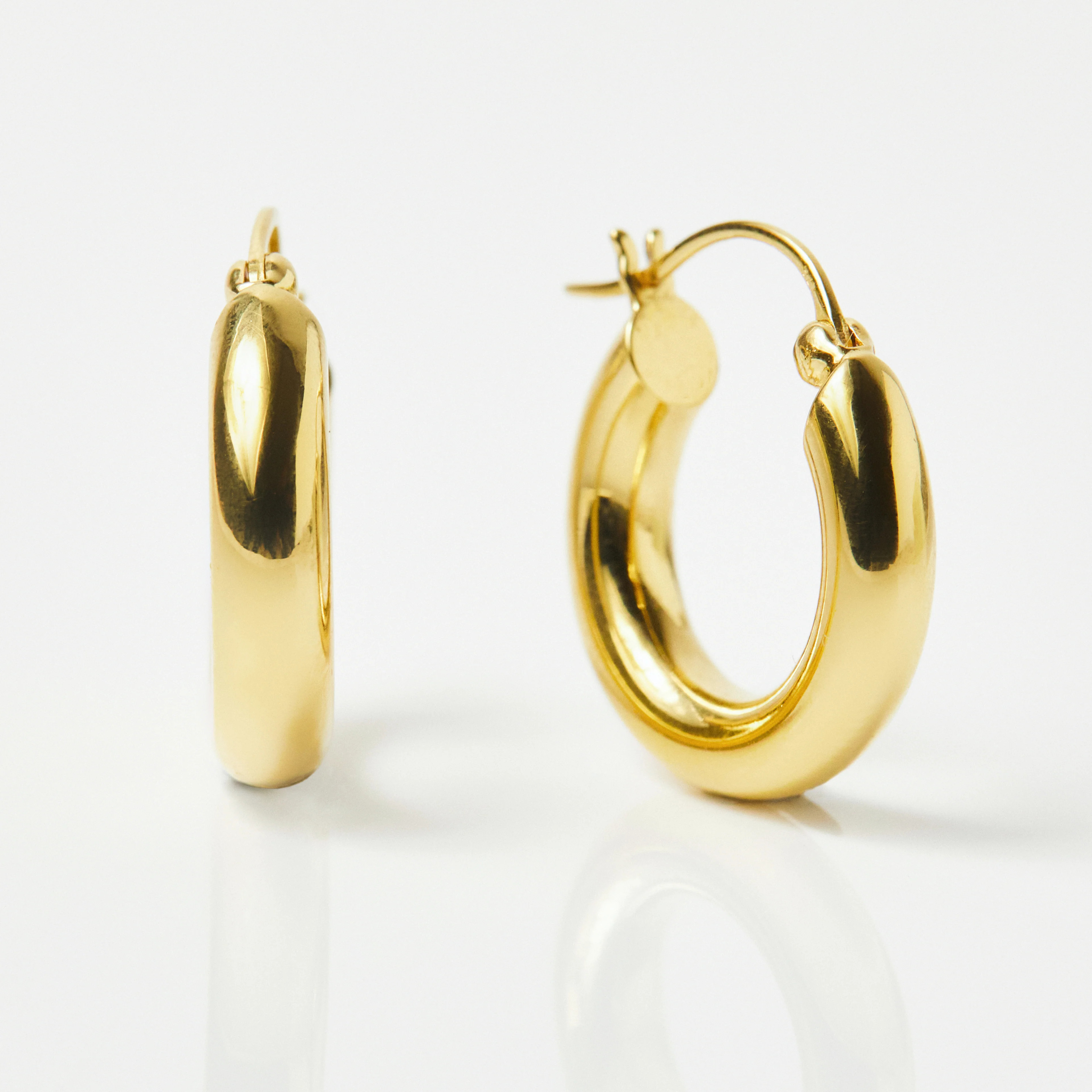 Medium Luxe Chunky Hoop Earrings | Carrie Elizabeth
