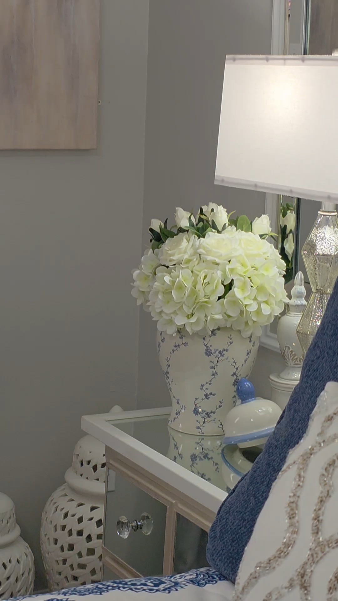 Tonos azul fresco para crear una habitación serena, luminosa y con un toque elegante 💙Este estilo es perfecto si buscas un espacio que transmita calma y armonía sin perder modernidad.Aquí te dejo mis piezas favoritas para recrear este look en tu hogar ✨#LTKhome#LTKdecor#BedroomDecor#BlueBedroom#HomeInspo#InteriorStyle#HomeDetails Tap to shop

#LTKHome