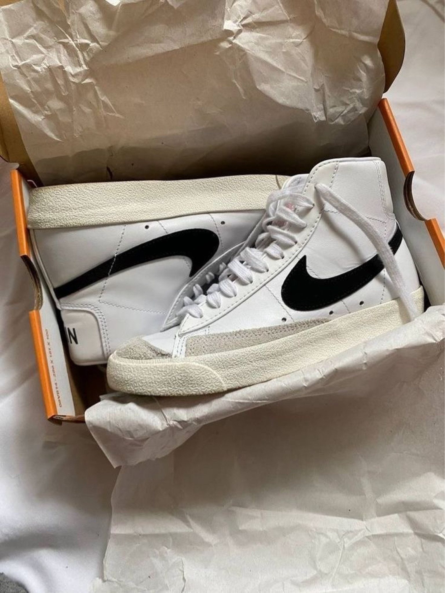 blazer mid 77 
sized up medio numero 