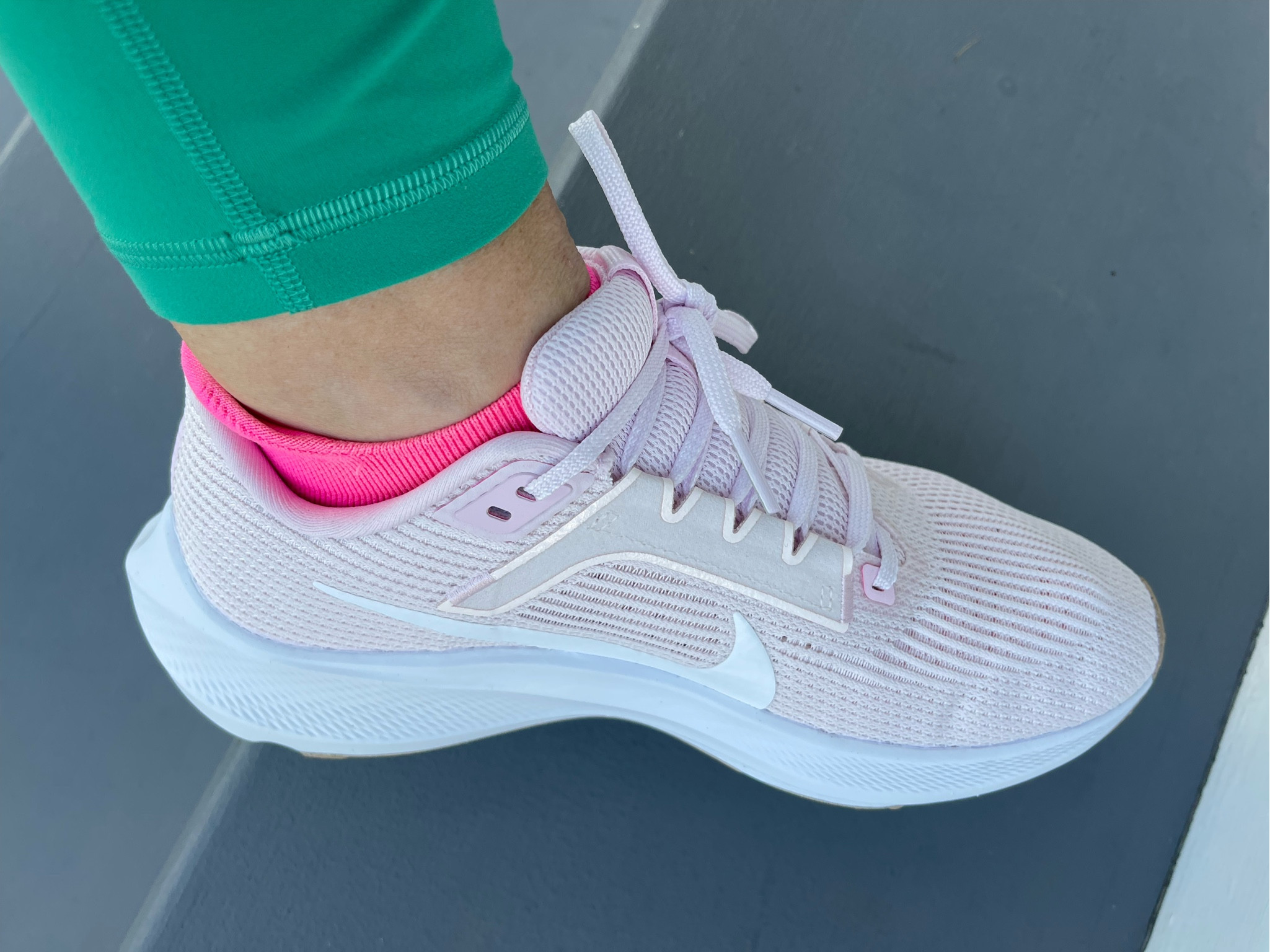 I LOVE THESE SNEAKERS! 👏🏻👏🏻
The Nike Pegasus 40 is a daily trainer with a stable ride and durable build. These are super comfortable and they run true to size. I've had some recent injuries from working out and now I swear by these shoes for their comfort & support! 
 

#LTKshoecrush #LTKfitness