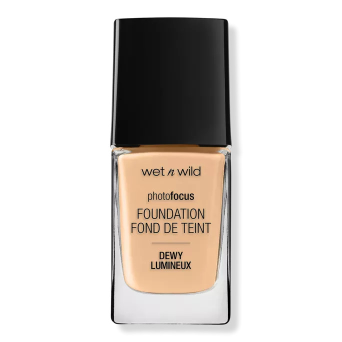 Photo Focus Dewy Foundation | Ulta