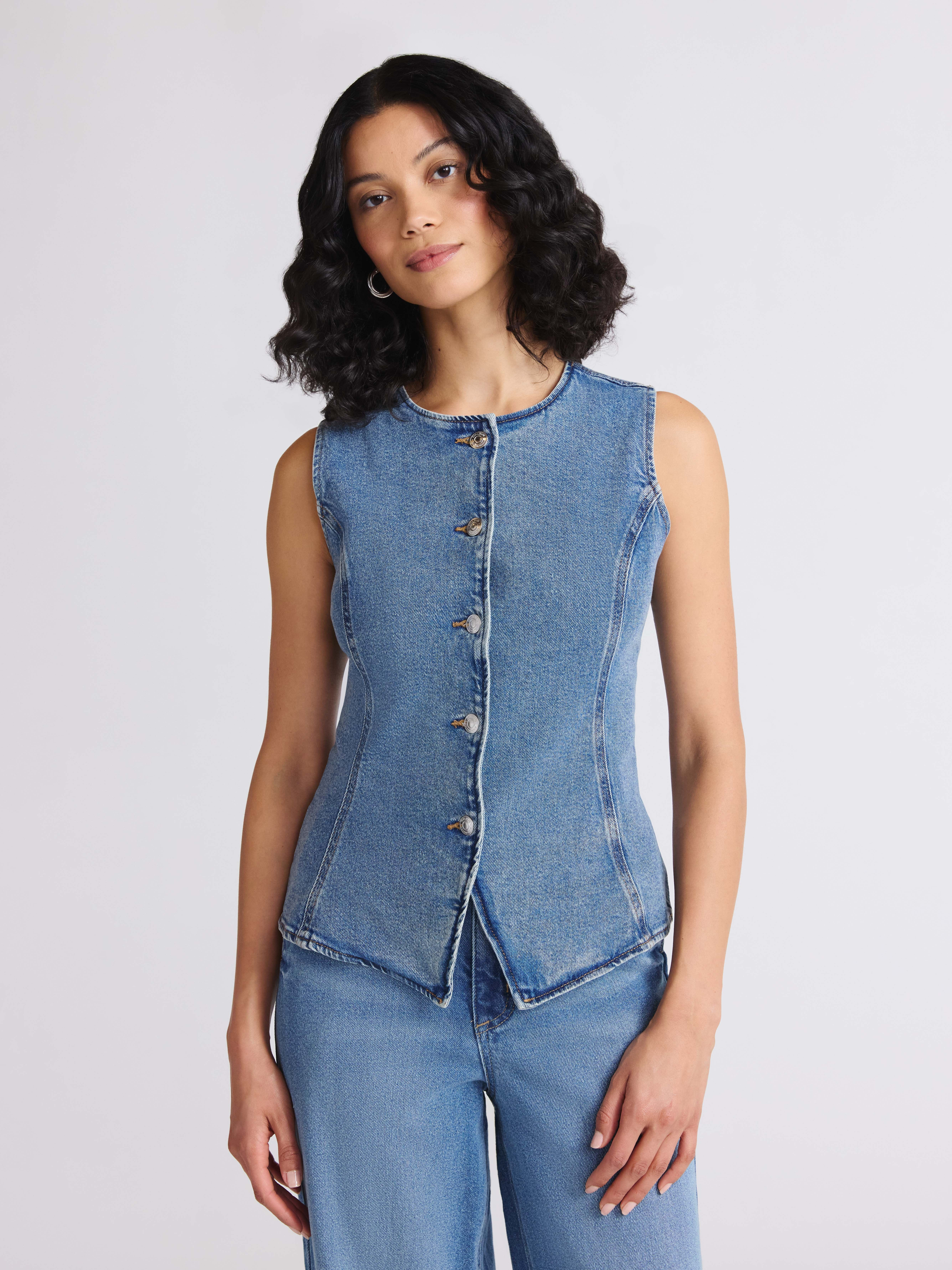 Sofia by Sofia Vergara Women's Scoop Neck Vest, Sizes XS-XXXL | Walmart (US)