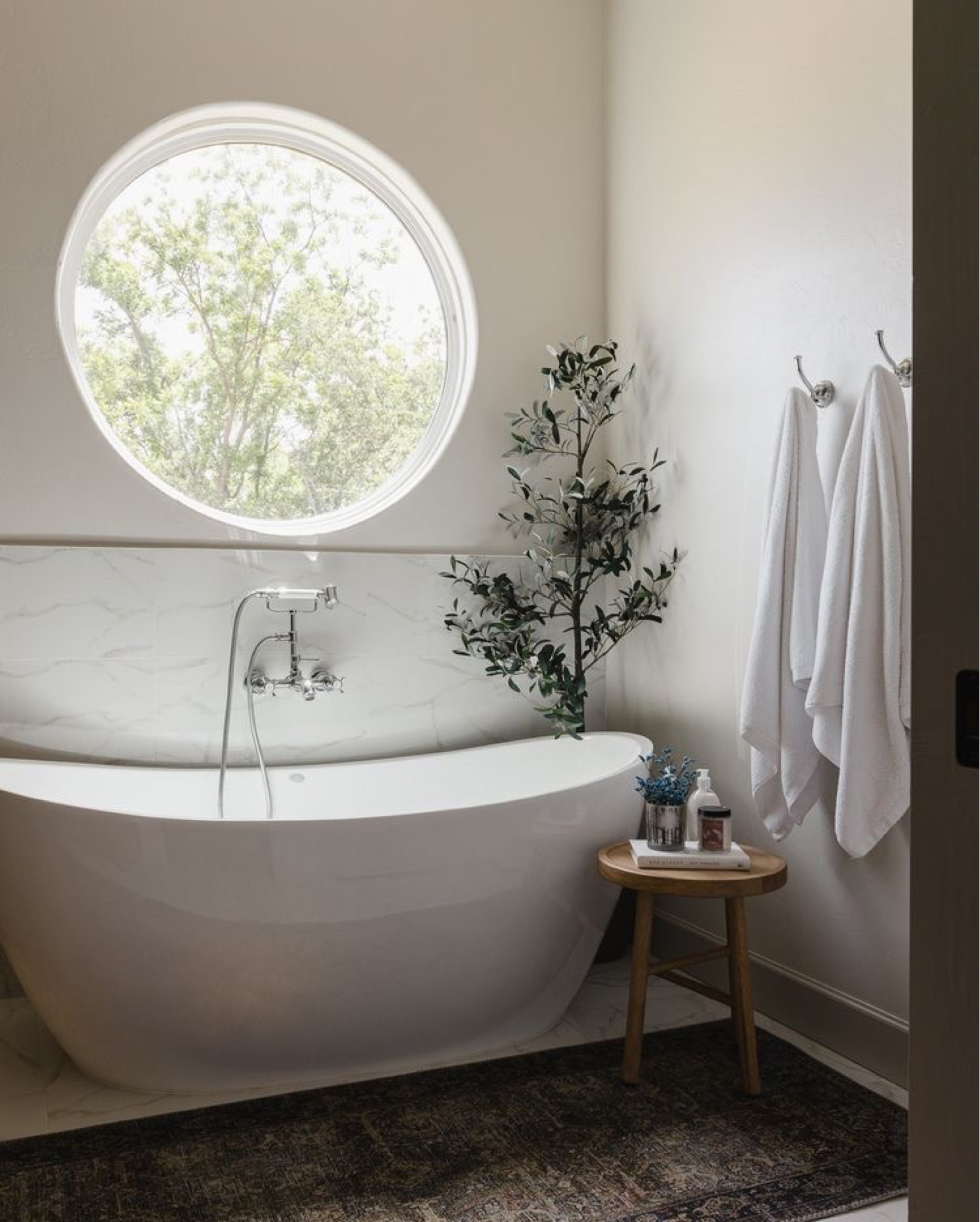 Dreamy master bath.🖤 
Designer: @micahabbanantodesigns
#timelesswithanedge 
#micahandco

#LTKhome #LTKFind #LTKstyletip