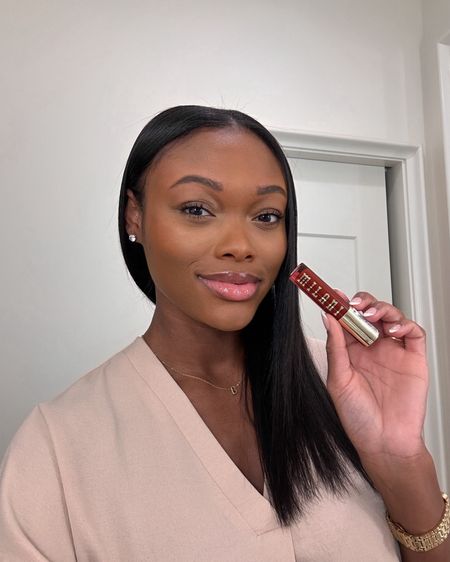 The lip oil that I have been wearing on repeat. Love the Milani Fruit Fetish Lip Oil in the shade Blackberry Agave! 🤎 #ad @milanicosmetics @target #Target #TargetPartner #GRWMilani #milanicosmetics #lipoils

#LTKbeauty #LTKfindsunder50
