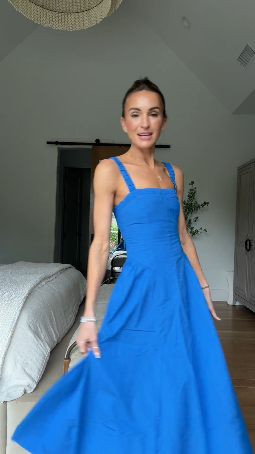 Ah just saw this stunning dress is on sale! 😍 so pretty for any summer travel or events! 🤍 runs tts