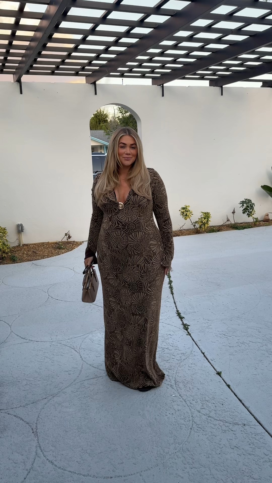 What I’m wearing 28 weeks pregnant 🤍 size is an XL but it’s so stretchy I wish I would have did my normal large! I also wore Nippies sticky lift nipples covers because the chest is low — if I did a large I think I could have did a normal bra. 