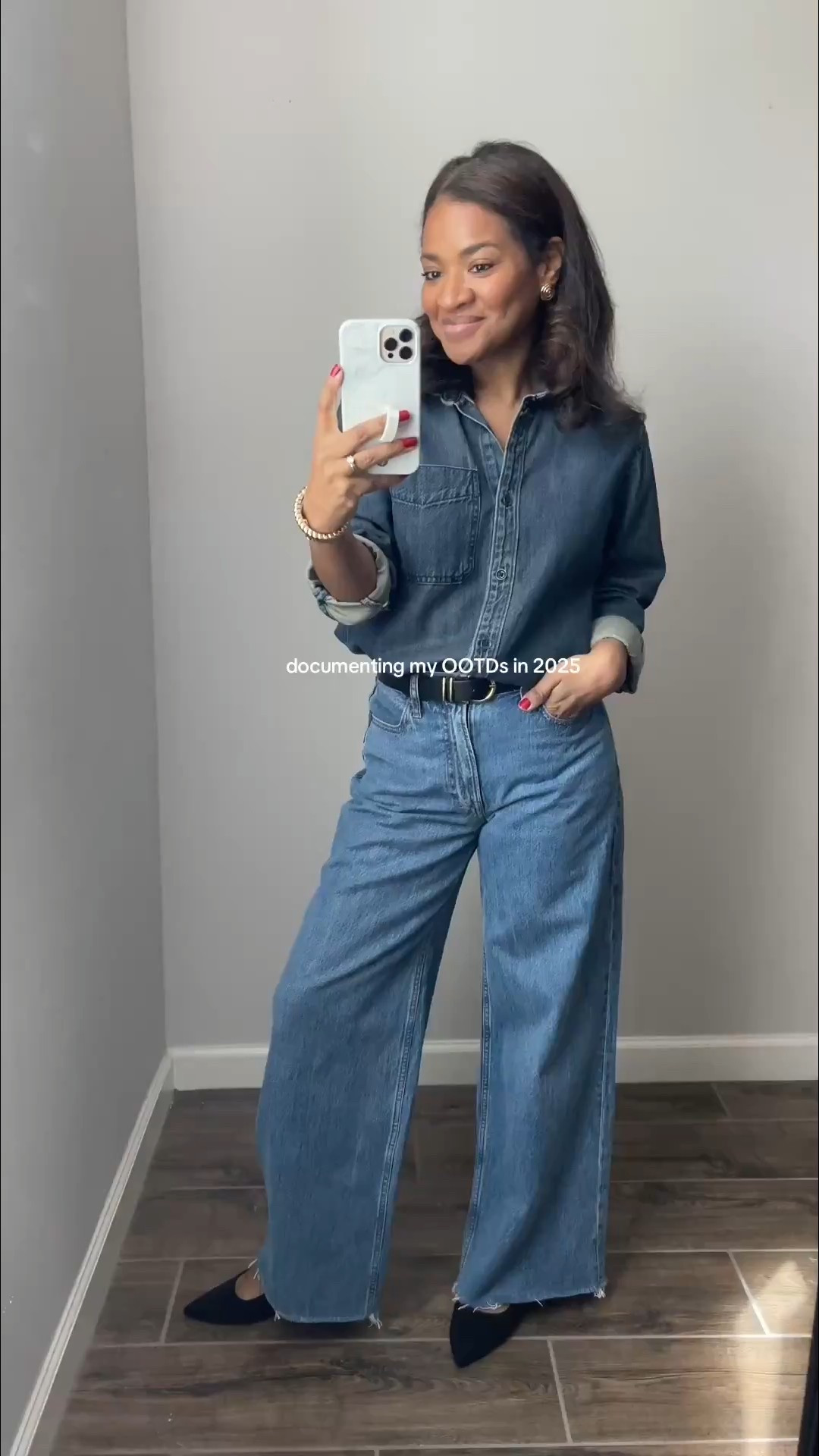Today’s OOTD! My attempt at a Canadian tuxedo! Wearing a medium in the shirt, size 27 regular in the jeans 



#LTKFindsUnder50 #LTKFindsUnder100 #LTKStyleTip