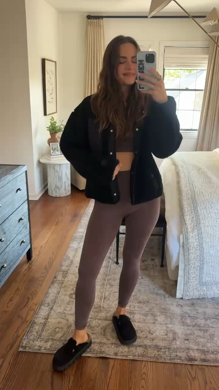 ACTIVE HAUL 🍂🤎 you can save 70-80% off your first order. I’m making the transition from summer to fall a little easier with @Fabletics.

(Wearing a size small in everything & a 4 in the trouser)

#LTKActive #LTKSeasonal