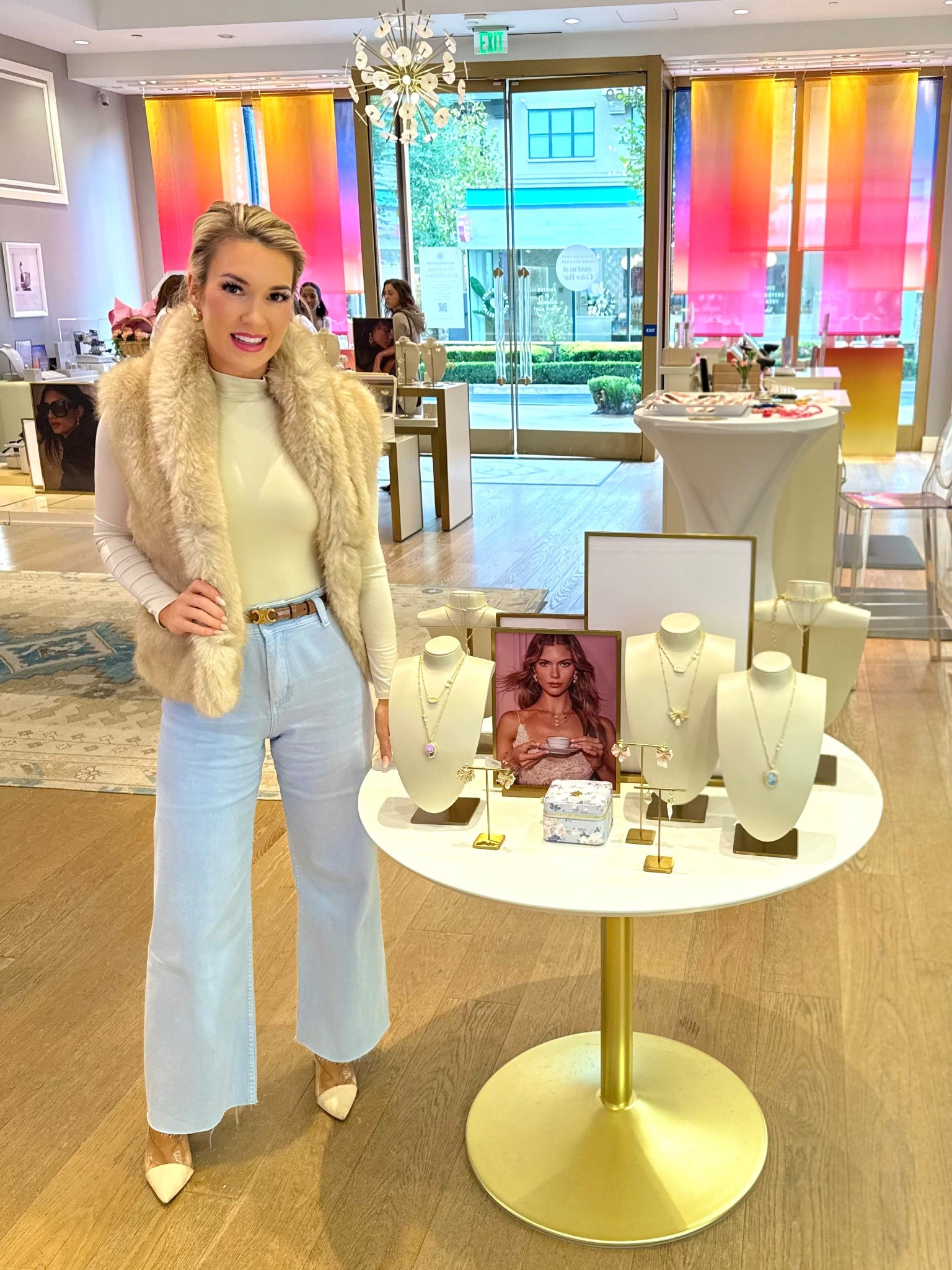 Winter/ Holiday look with faux fur vest & light blue denim. Size small in both. 

#Fauxfurvest #winteriscoming #winterlook #winterstyle #fallstyle #fallfit #fauxfur

#LTKOver40 #LTKHoliday #LTKStyleTip