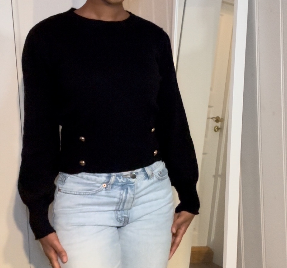 Black elegant sweater size M 
