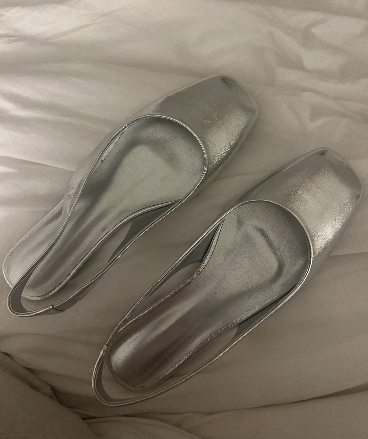 Metallic ballet flats! ✨

#preppy #flats #balletflats #metallic #shoes #workshoes #officeshoes #holidays #sale #amazon #amazonfinds #amazonsale

#LTKworkwear #LTKfindsunder50 #LTKshoecrush