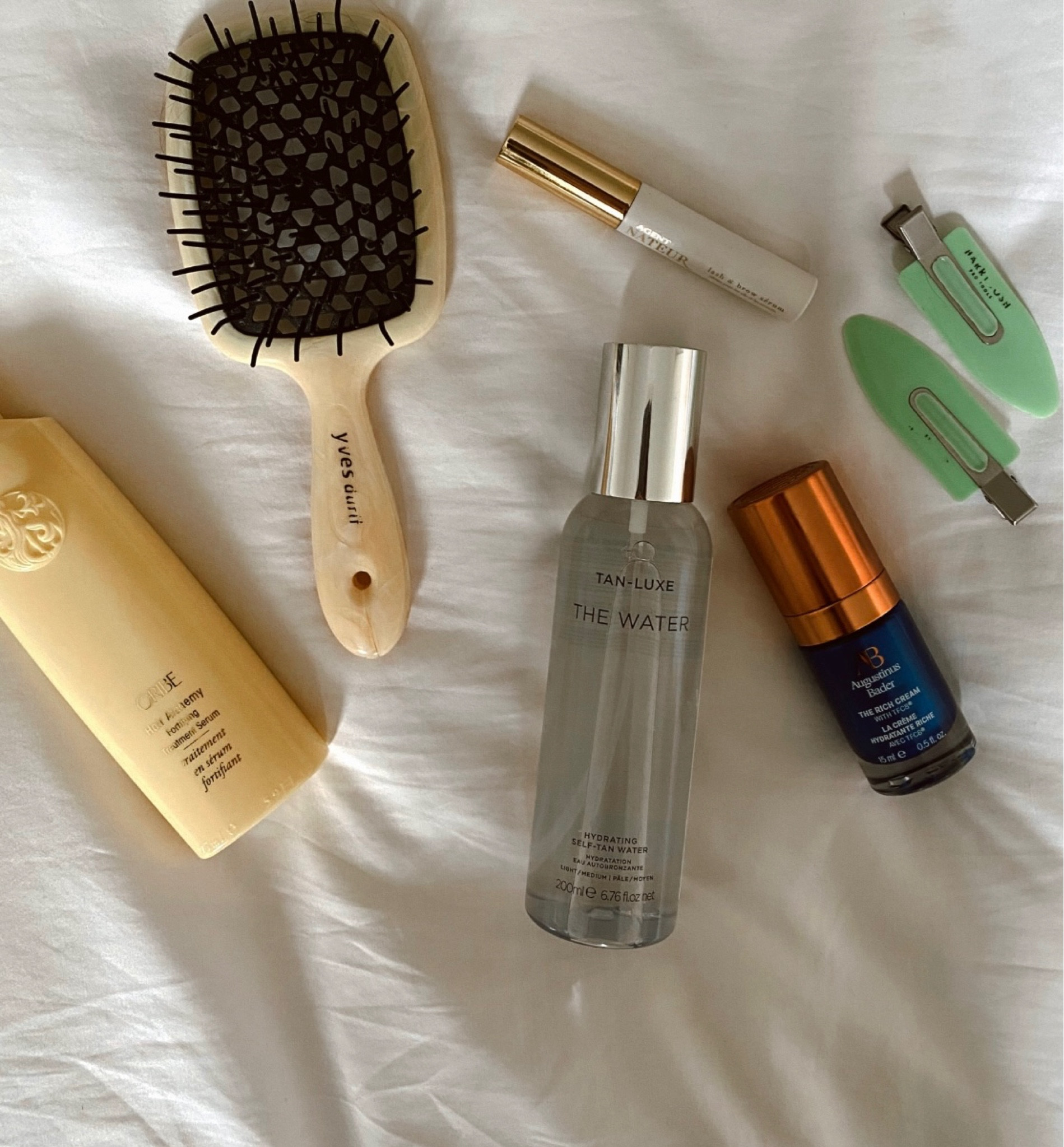 Shopbop is having a sale on some beauty  items. Always the best time to replenish or try. Use code GLOWUP15. 