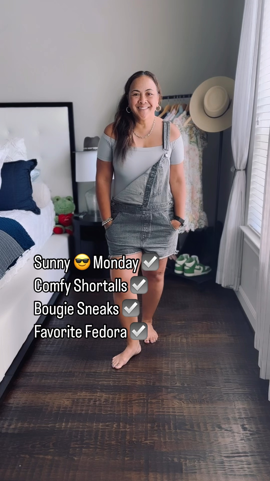 Happy Monday! 

📌 Hat: @gigipip
📌 Shortalls: @levis
📌 Bodysuit: @mindae
📌 Sneakers: @alexandermvqueen