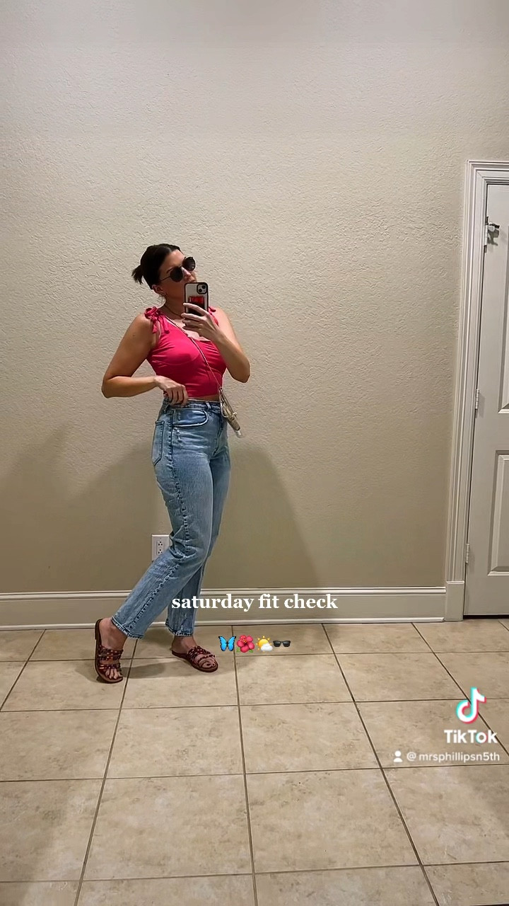 casual Saturday outfit 

#LTKunder50 #LTKstyletip #LTKFind