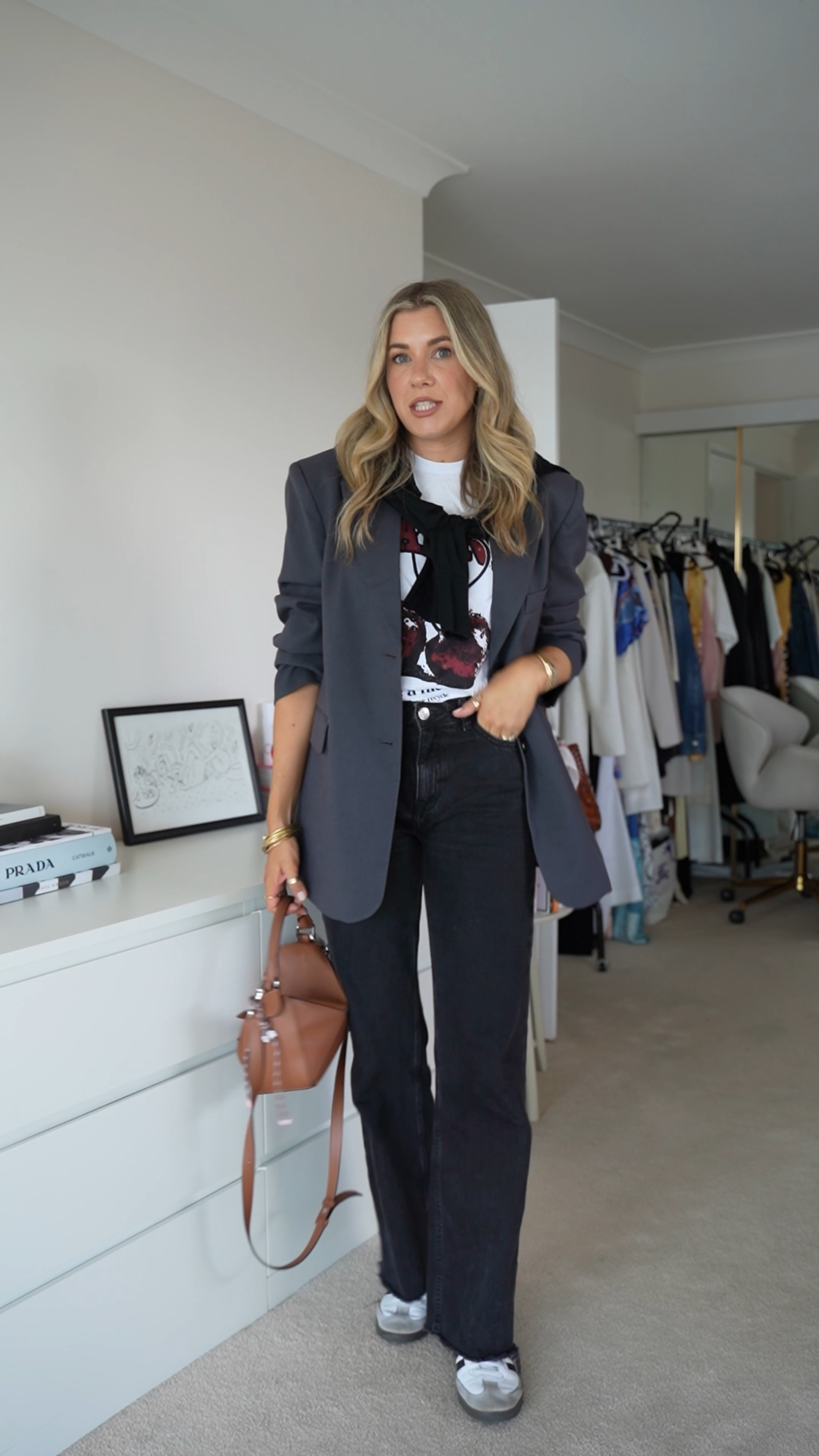 4 concert outfit ideas 🤘🎸

Black strapless top size 10
Oversized blazers size 10
Black denim jeans size 38
Graphic t-shirt size S
Black knit cardigan size 10
Black knit maxi dress size M/10
Choc knit maxi dress size 10
Black jumper size US XS/S
Denim jacket size M
Black satin maxi skirt size 10
Black cowboy boots size US 9.5
Sambas OG size 9.5

#LTKstyletip #LTKtravel #LTKpartywear