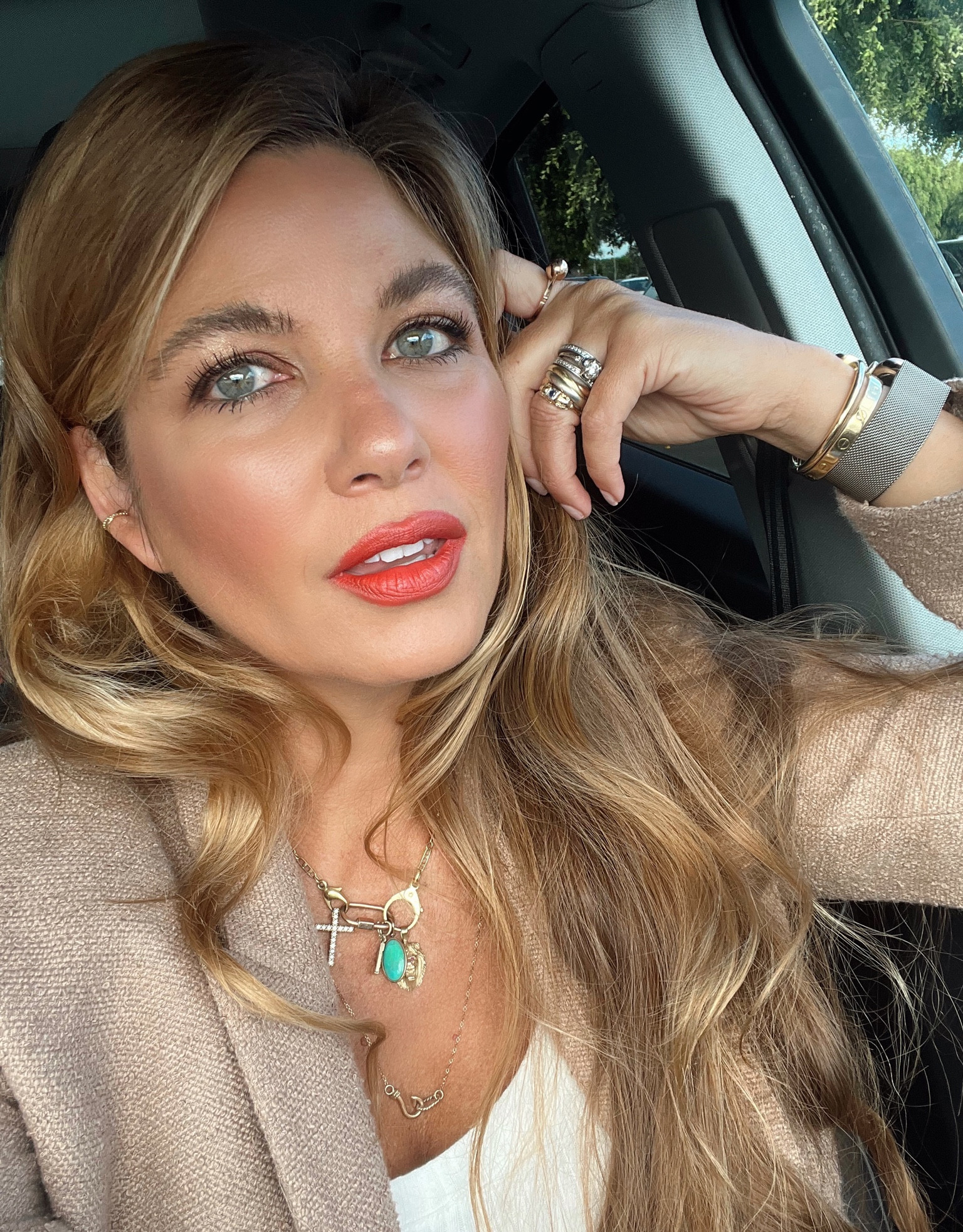 Red lips, natural makeup, long lasting makeup 

Makeup to take me through a 9-hour teaching day 👓💋

Lip: tangelo red + barely nude liner 
Foundation: 55
Bronzer: 03
Blush: Frose 
Eye: tweed 01

#LTKworkwear #LTKbeauty #LTKunder100
