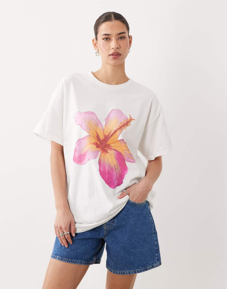 Miss Selfridge oversized t-shirt with hibiscus print in white | ASOS (Global)
