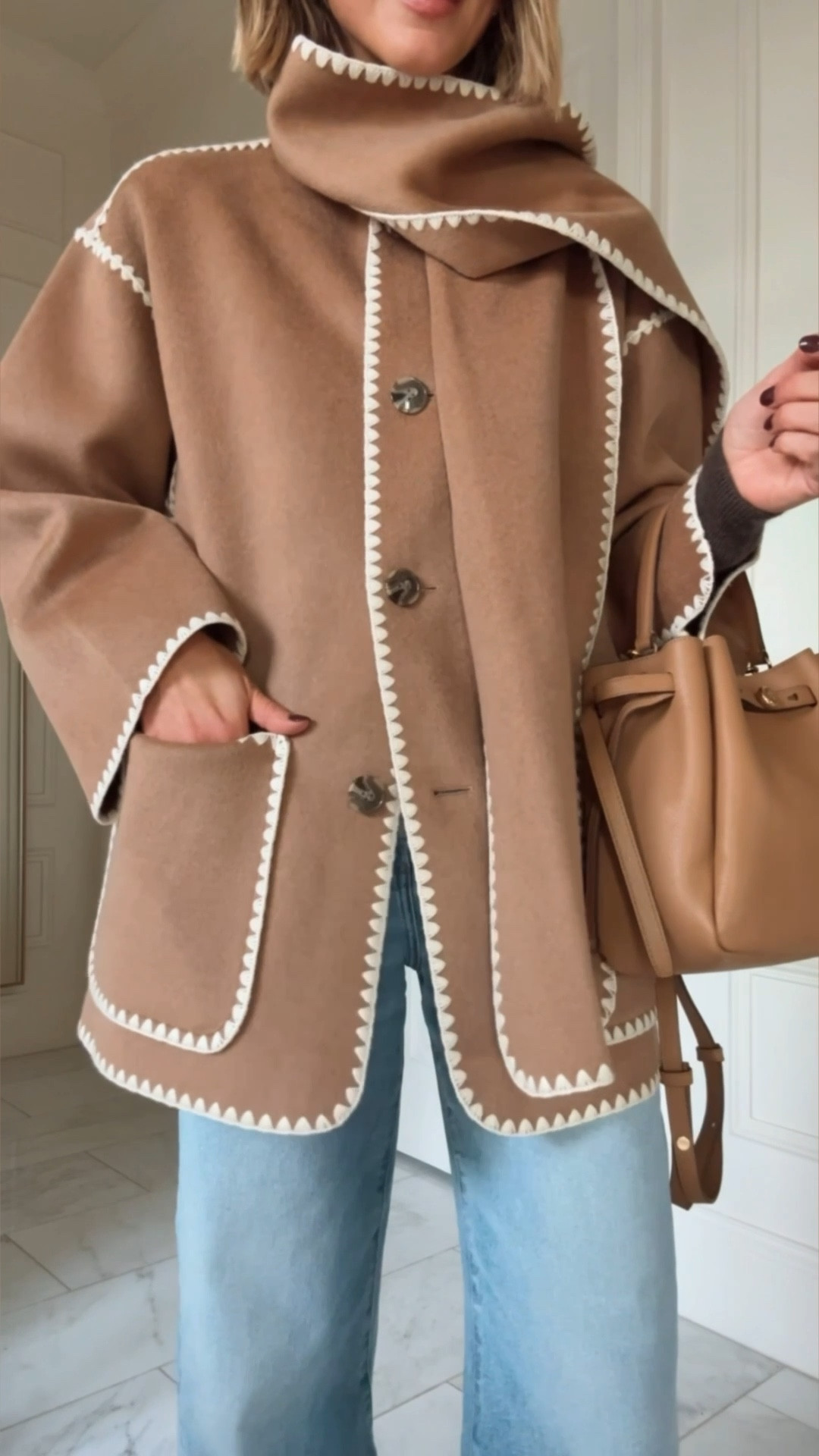 Fall causal and cute outfit. Jeans fit tts and I'm wearing size small in my coat 