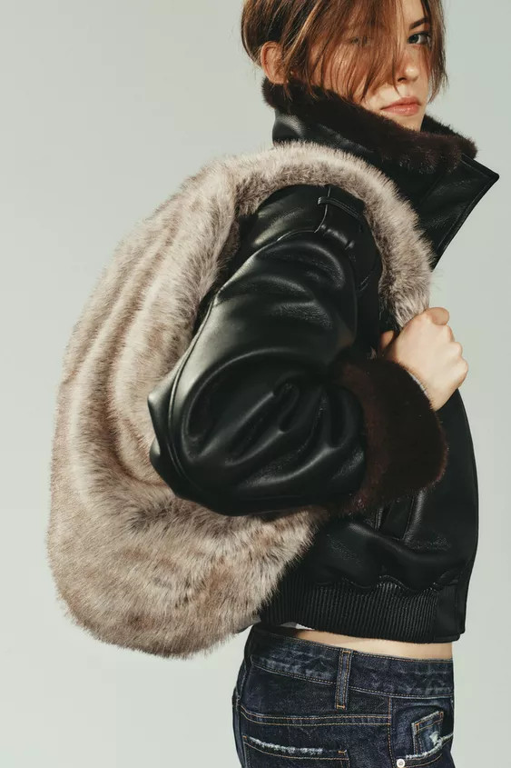 MAXI FAUX FUR BUCKET BAG | Zara US