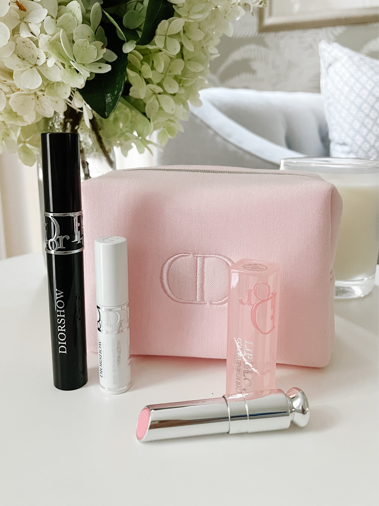 Whats in my Makeup bag - Dior vanity case - Dior Beauty - Em