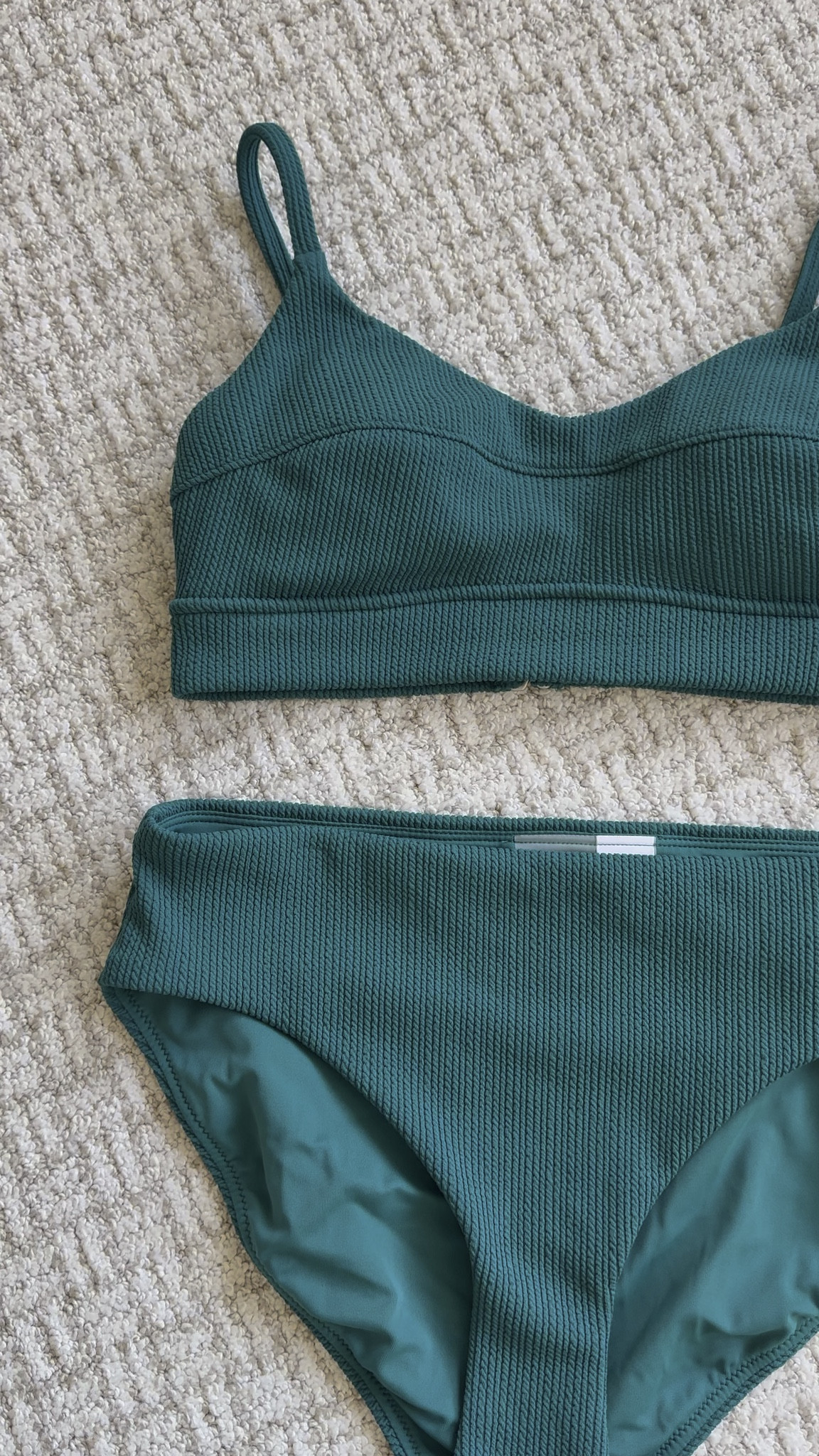 Calia swimwearr
Mom approved swimsuit 
Two piece swim suit
Spring break suit 
Beach vacation 