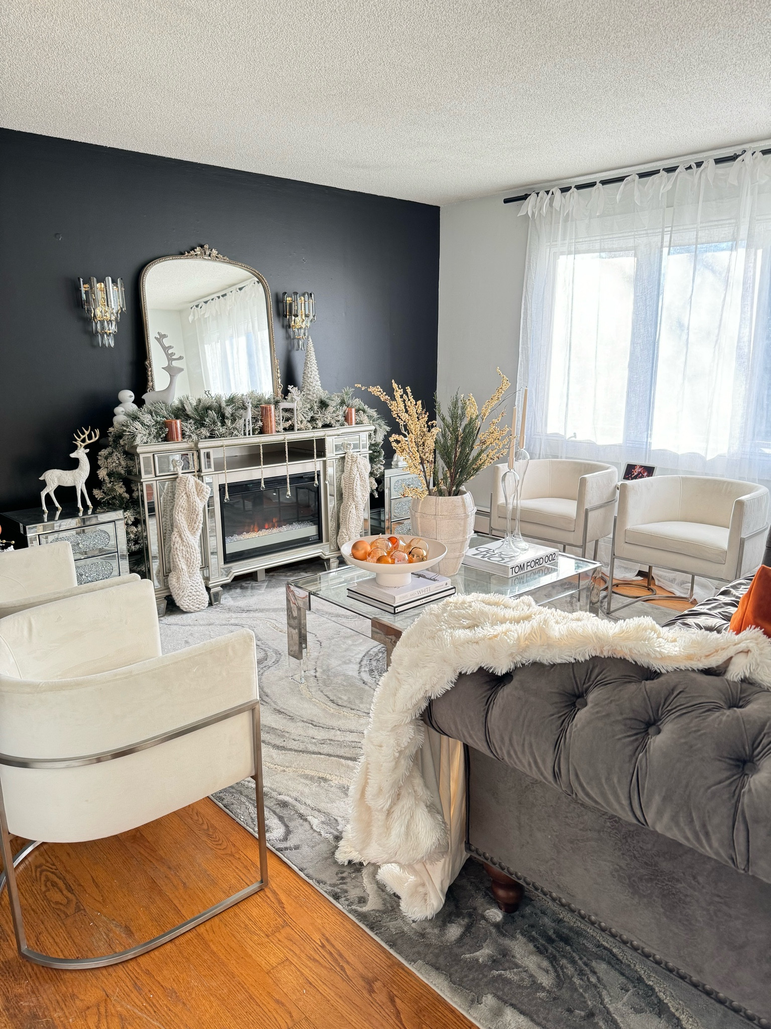 Living room details 

#LTKstyletip #LTKSeasonal #LTKhome